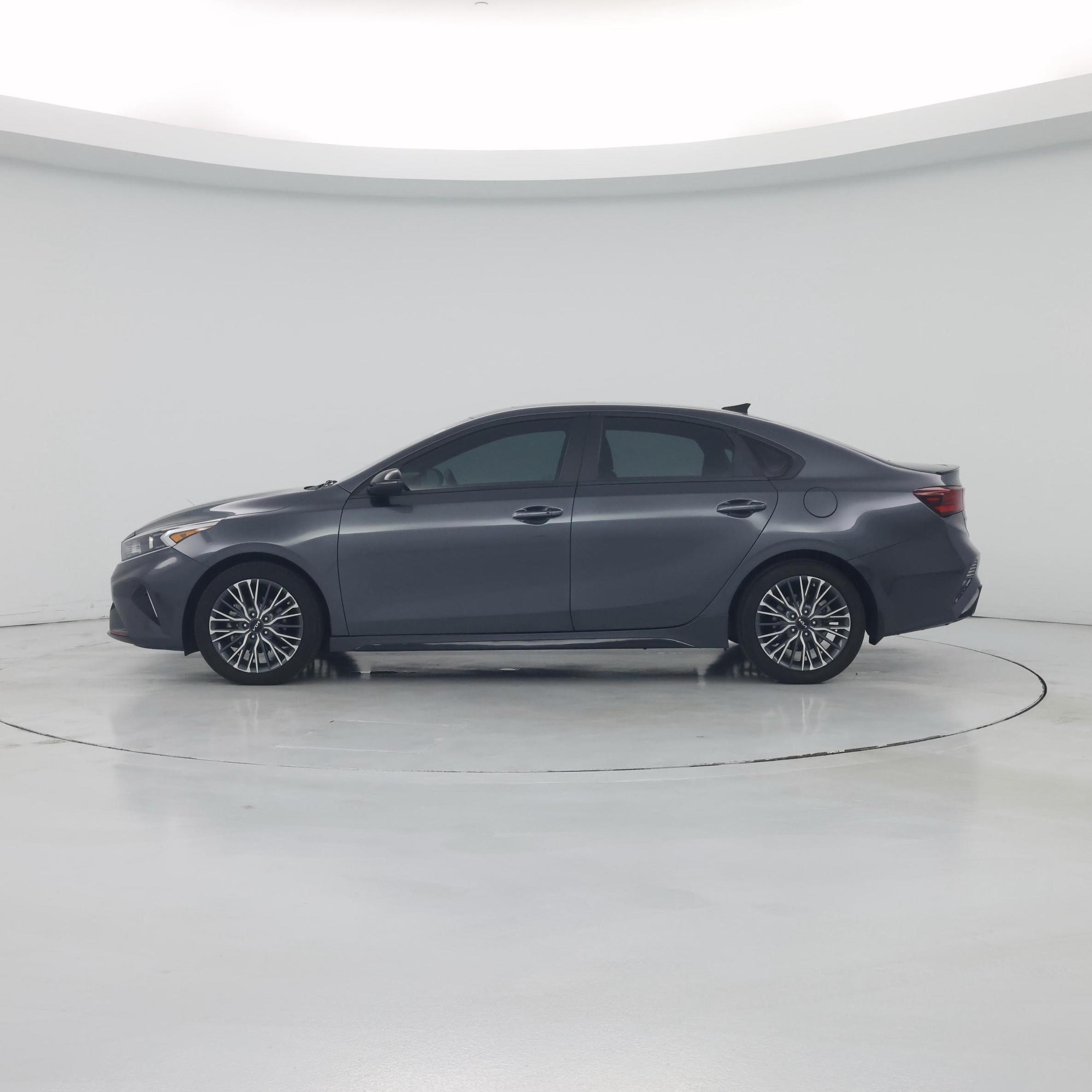 Thumbnail: 2024 Kia Forte - 3