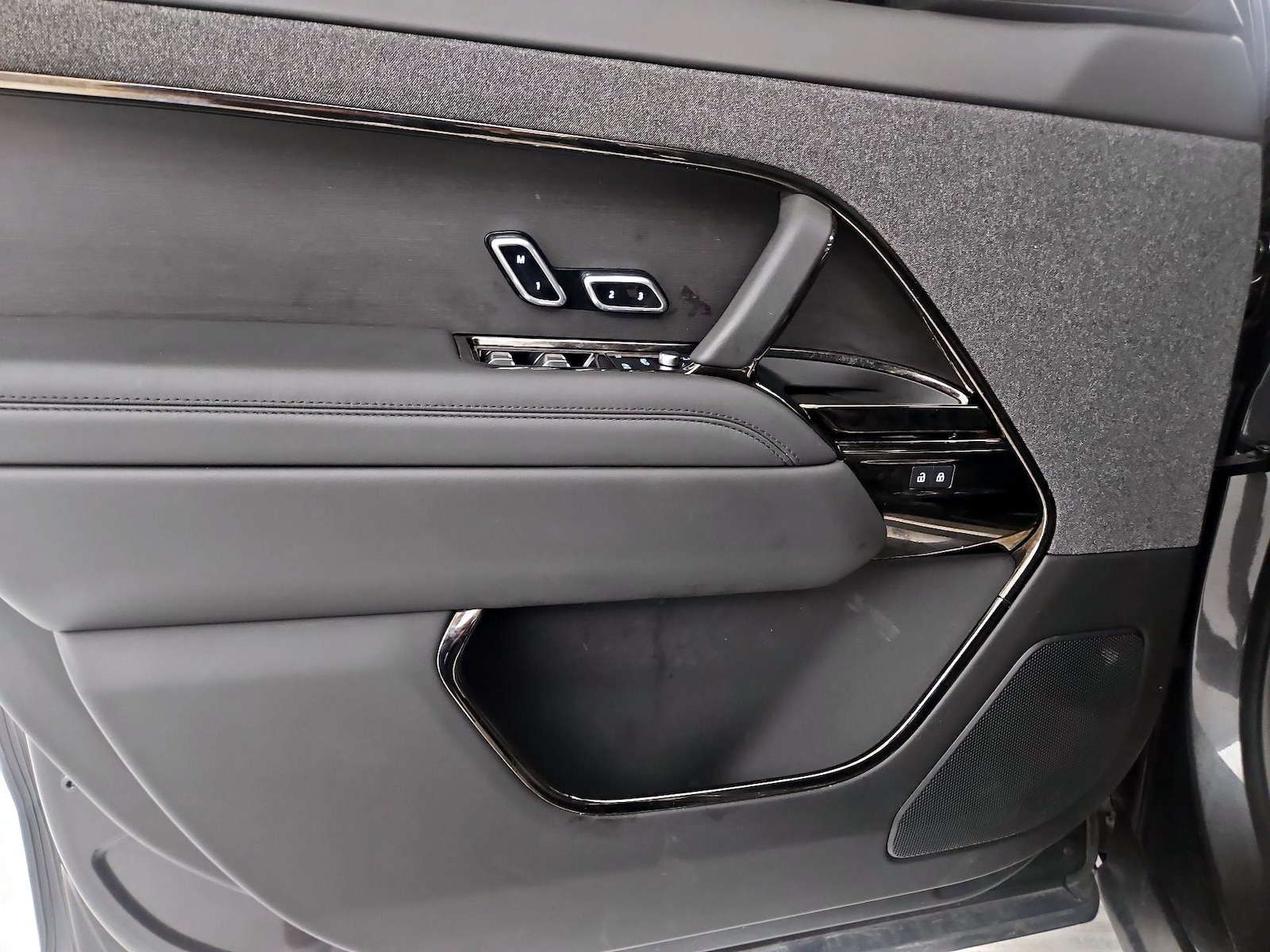 2024 Land Rover Range Rover Sport SE - Photo 11