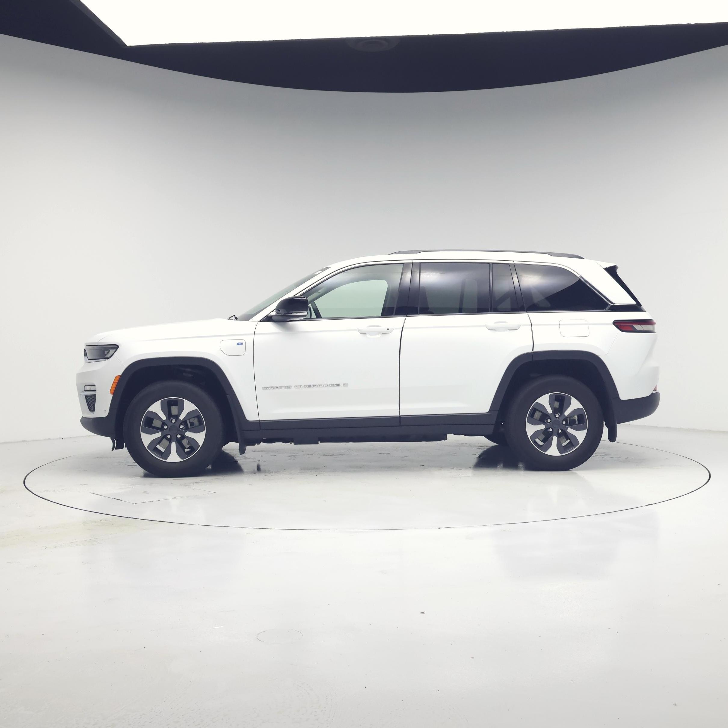 Thumbnail: 2022 Jeep Grand Cherokee - 3