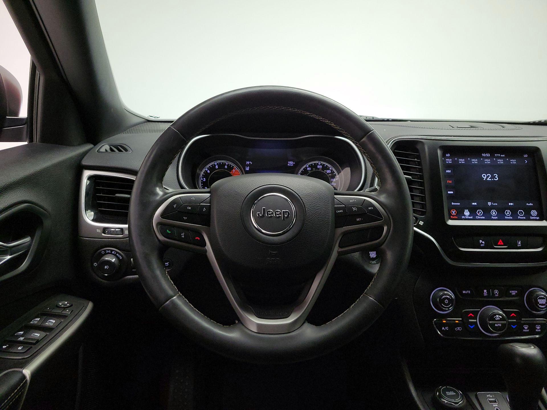 Thumbnail: 2021 Jeep Cherokee - 10