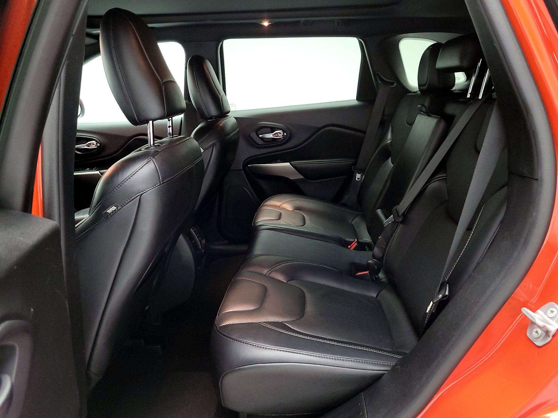 Thumbnail: 2021 Jeep Cherokee - 18