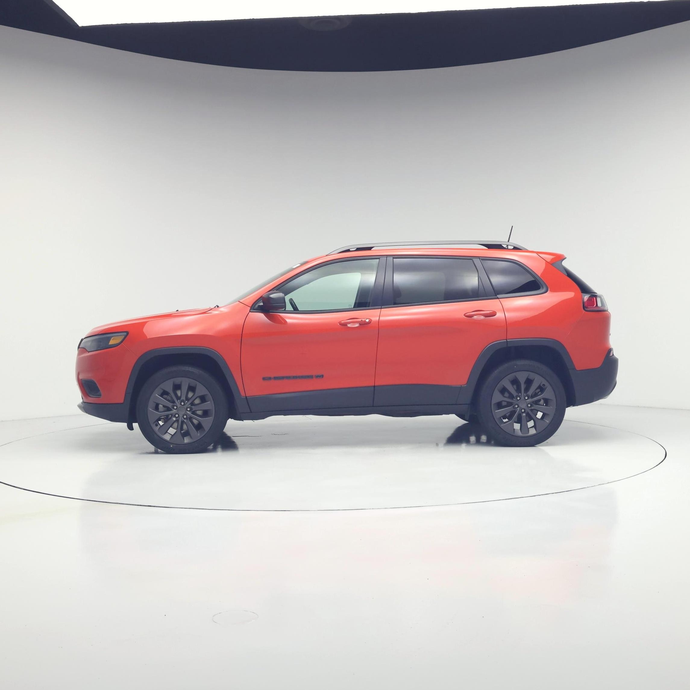 Thumbnail: 2021 Jeep Cherokee - 3