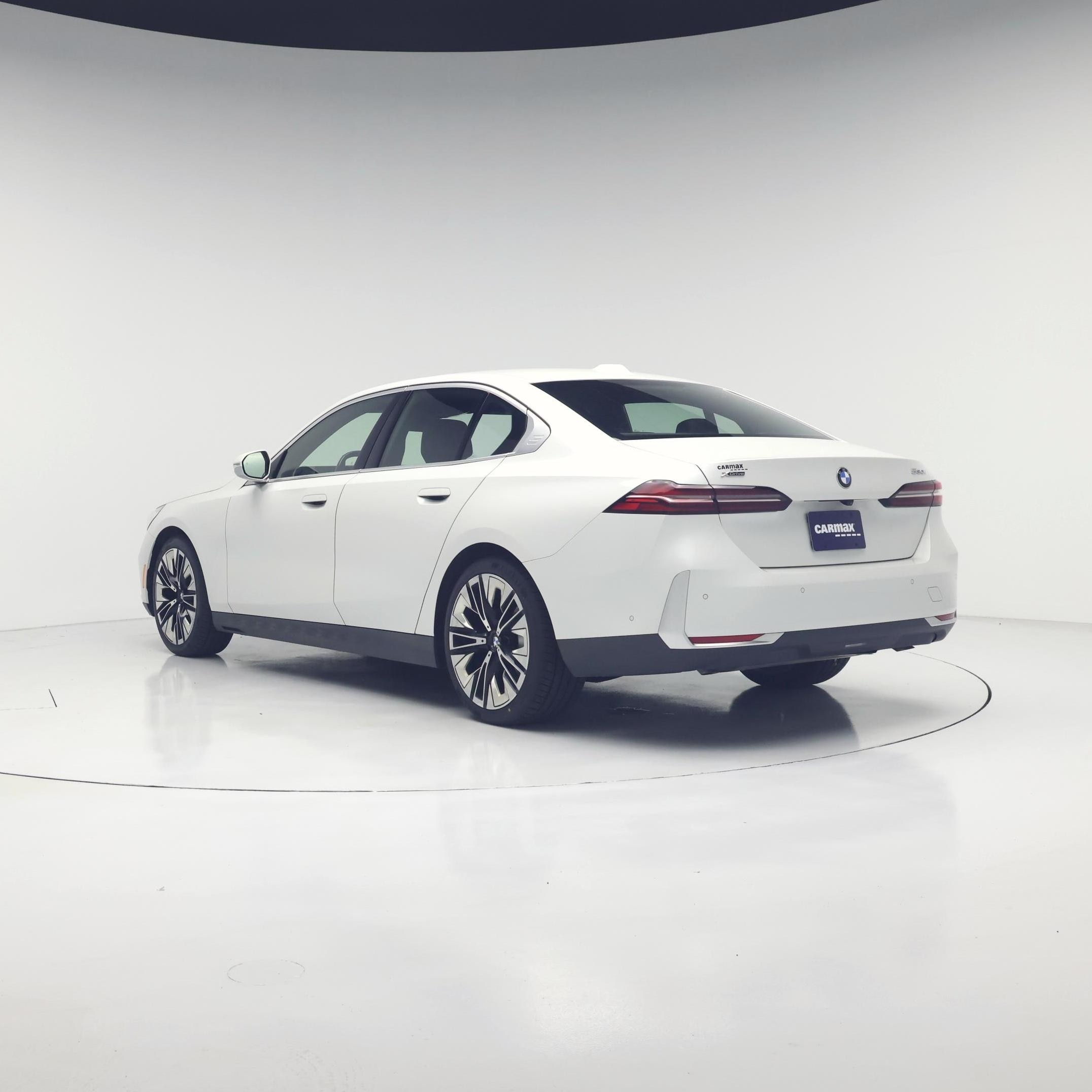 Thumbnail: 2024 BMW 5 Series - 2