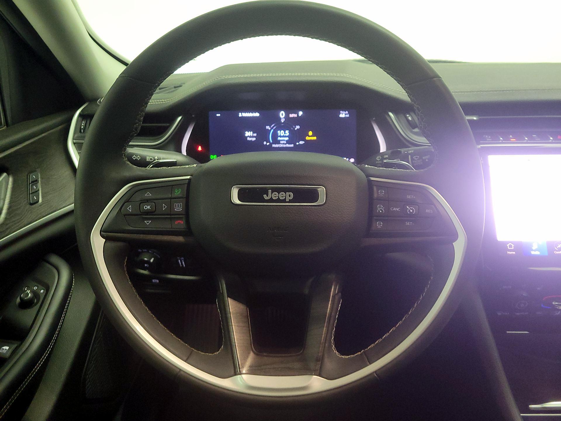 Thumbnail: 2023 Jeep Grand Cherokee - 10