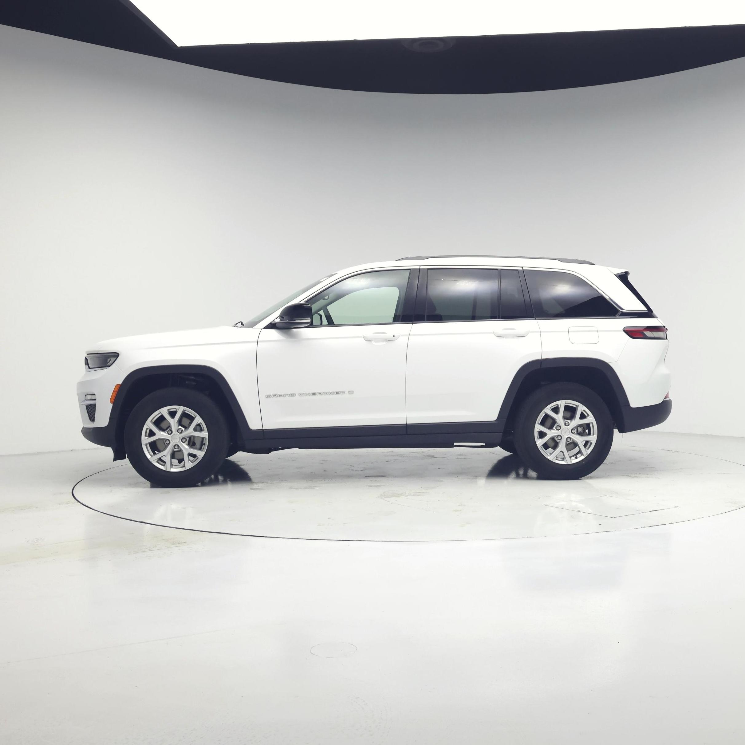 Thumbnail: 2023 Jeep Grand Cherokee - 3
