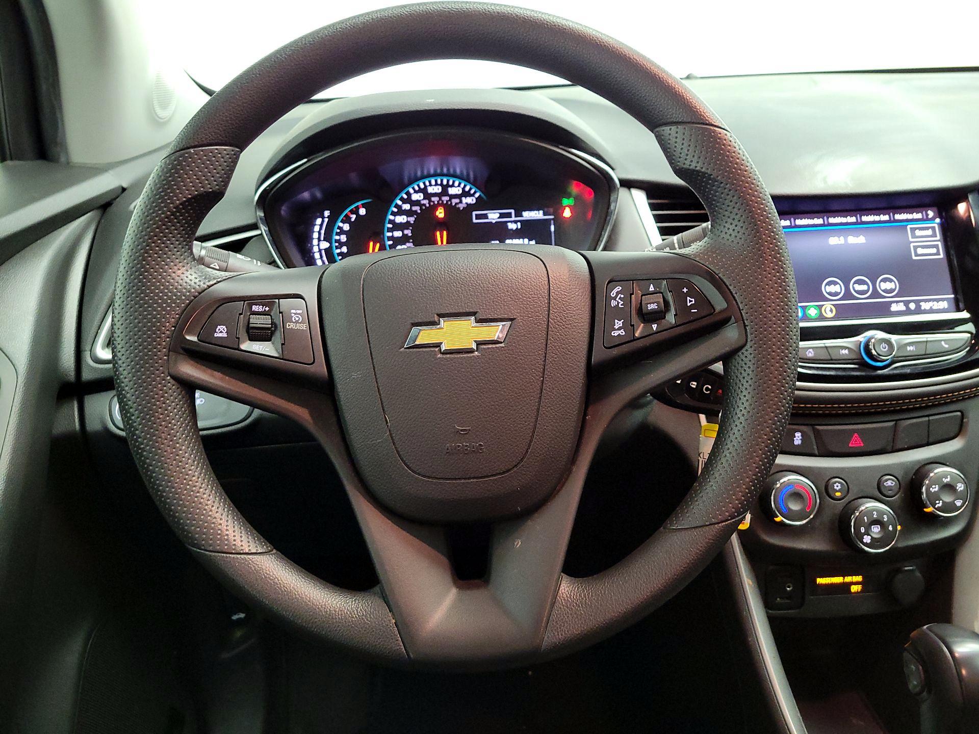 Thumbnail: 2022 Chevrolet Trax - 10