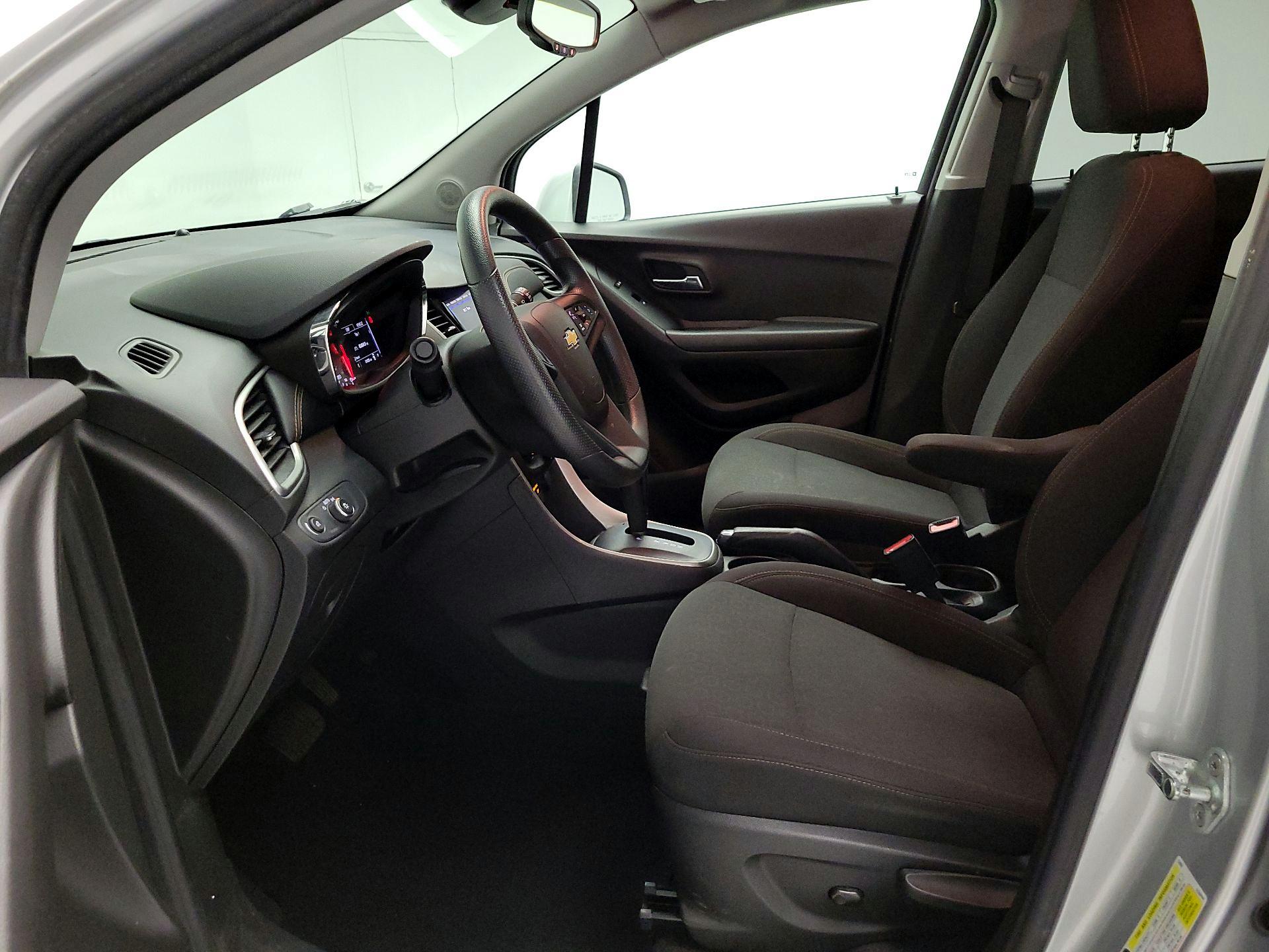 Thumbnail: 2022 Chevrolet Trax - 11