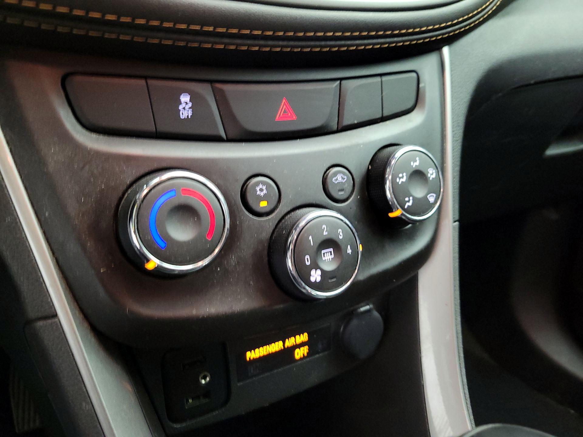 Thumbnail: 2022 Chevrolet Trax - 14