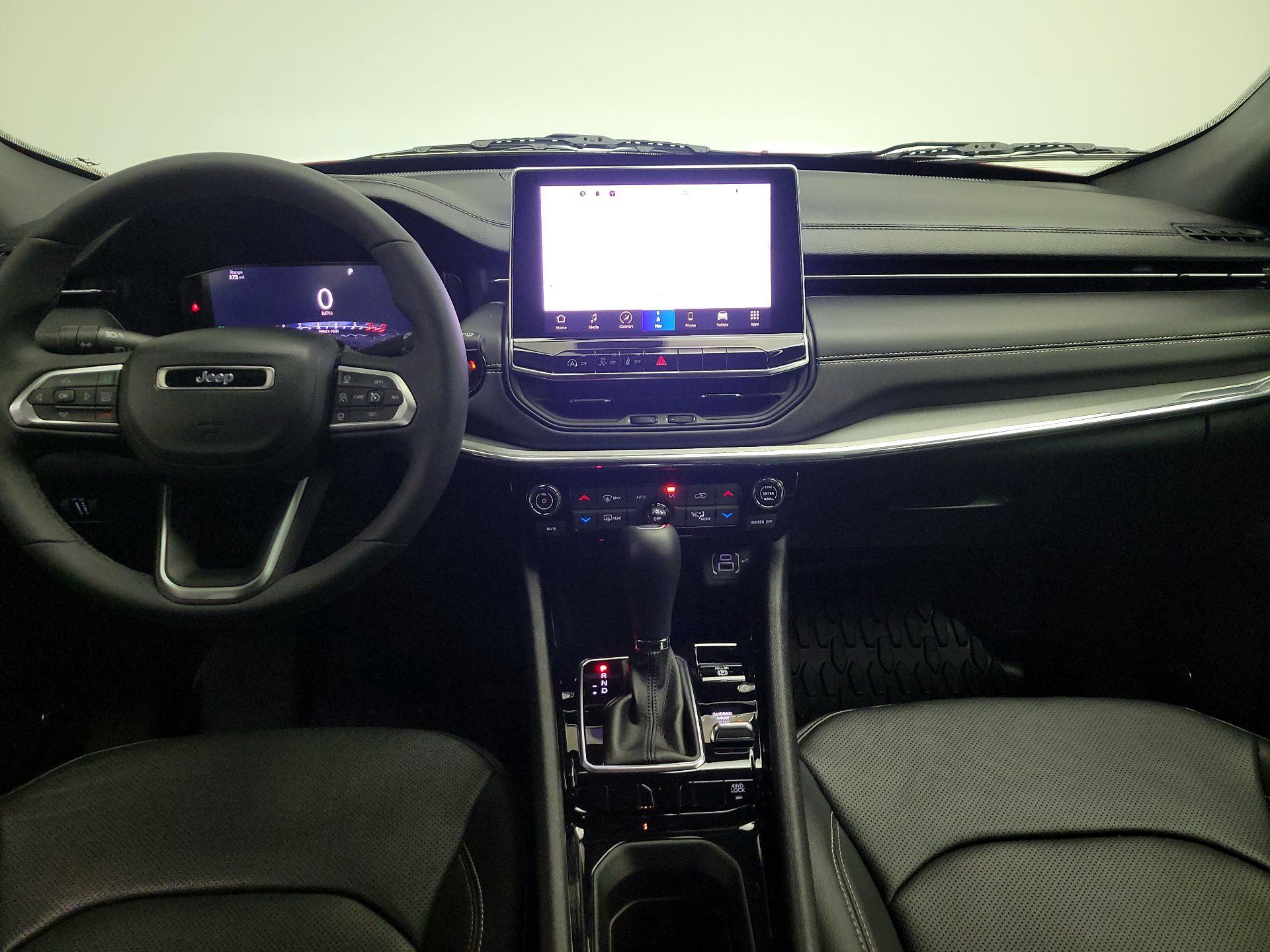 Thumbnail: 2023 Jeep Compass - 9