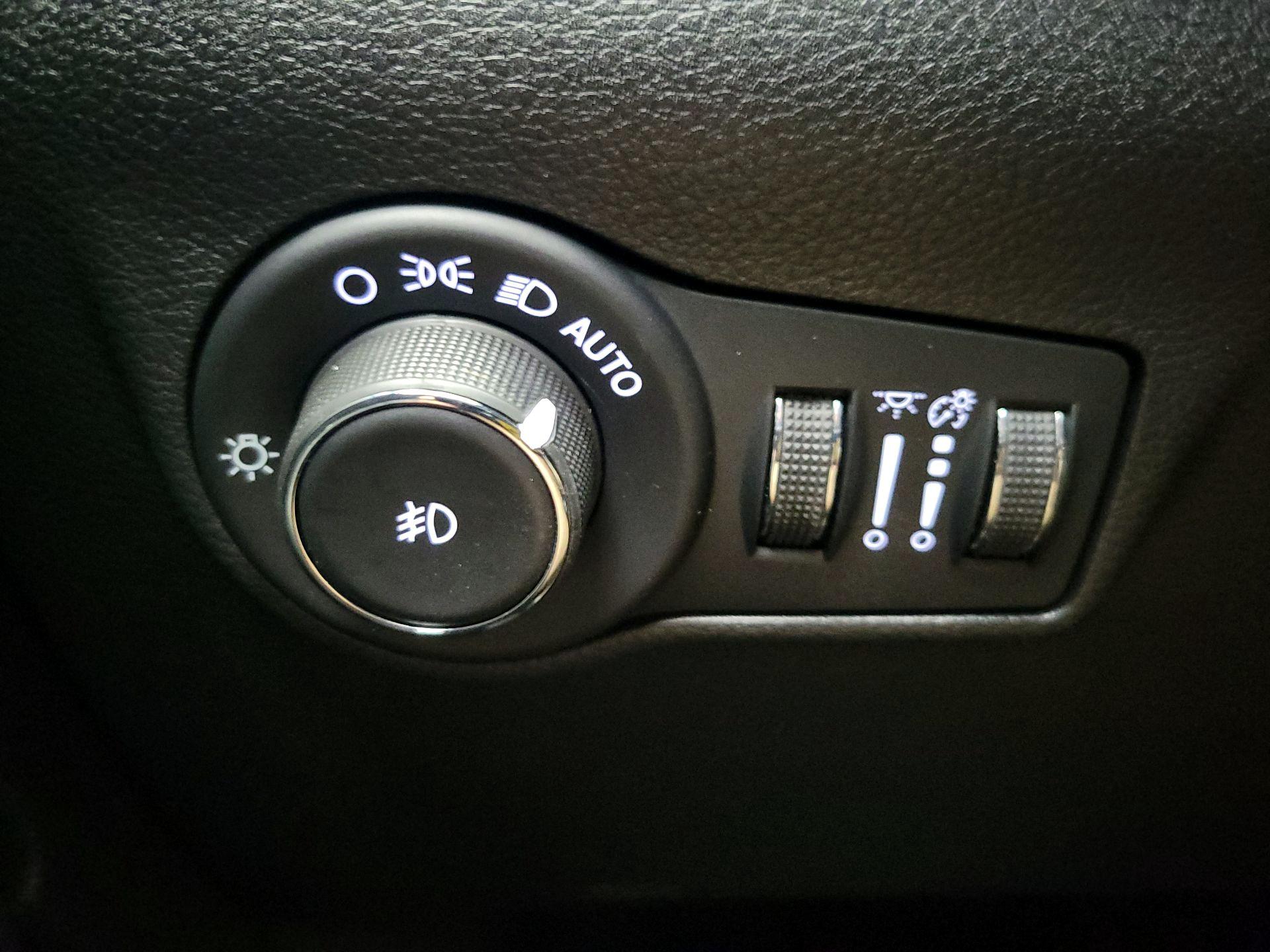 Thumbnail: 2023 Jeep Compass - 13
