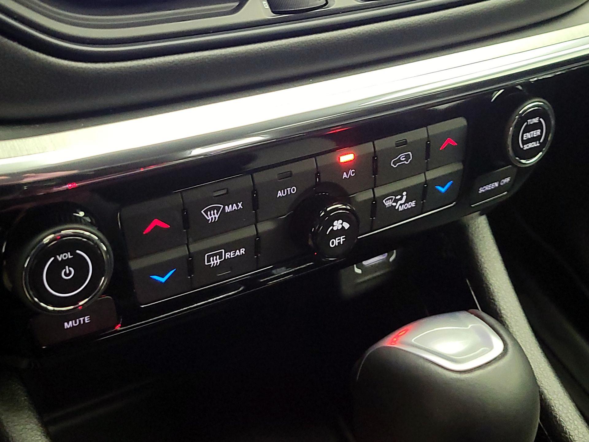 Thumbnail: 2023 Jeep Compass - 17