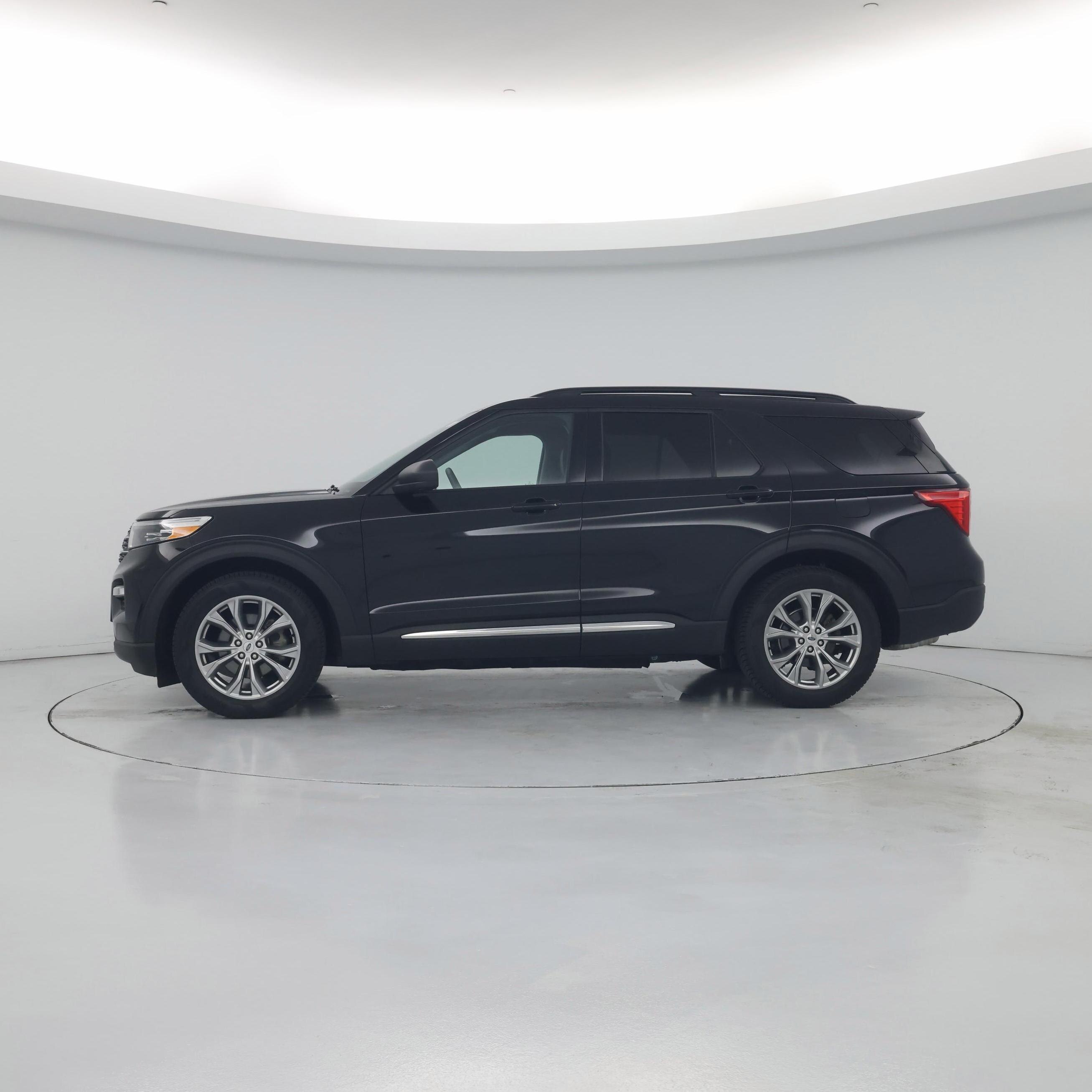 Thumbnail: 2021 Ford Explorer - 3