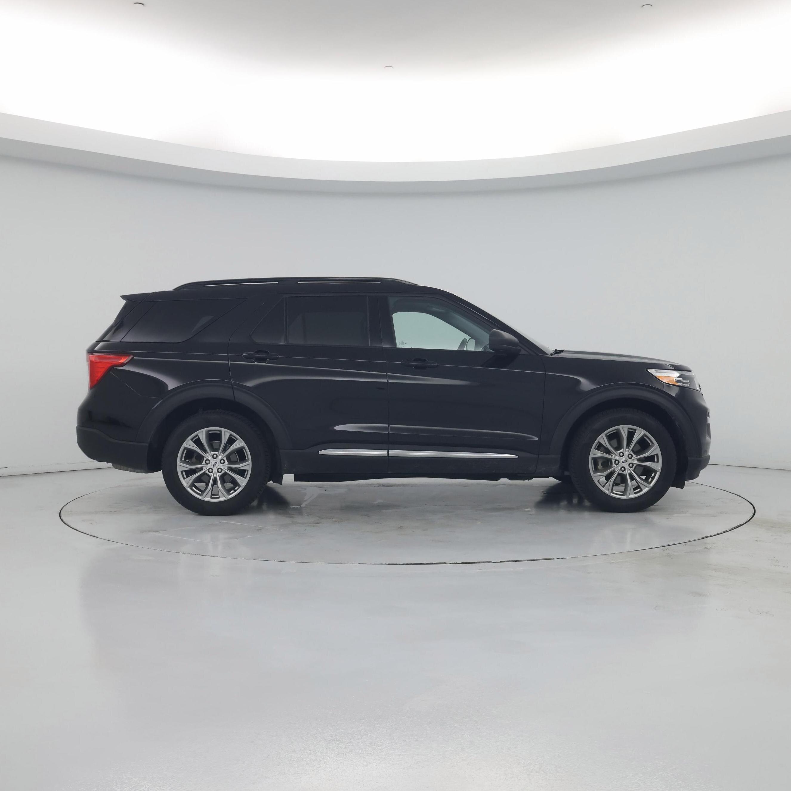 Thumbnail: 2021 Ford Explorer - 7