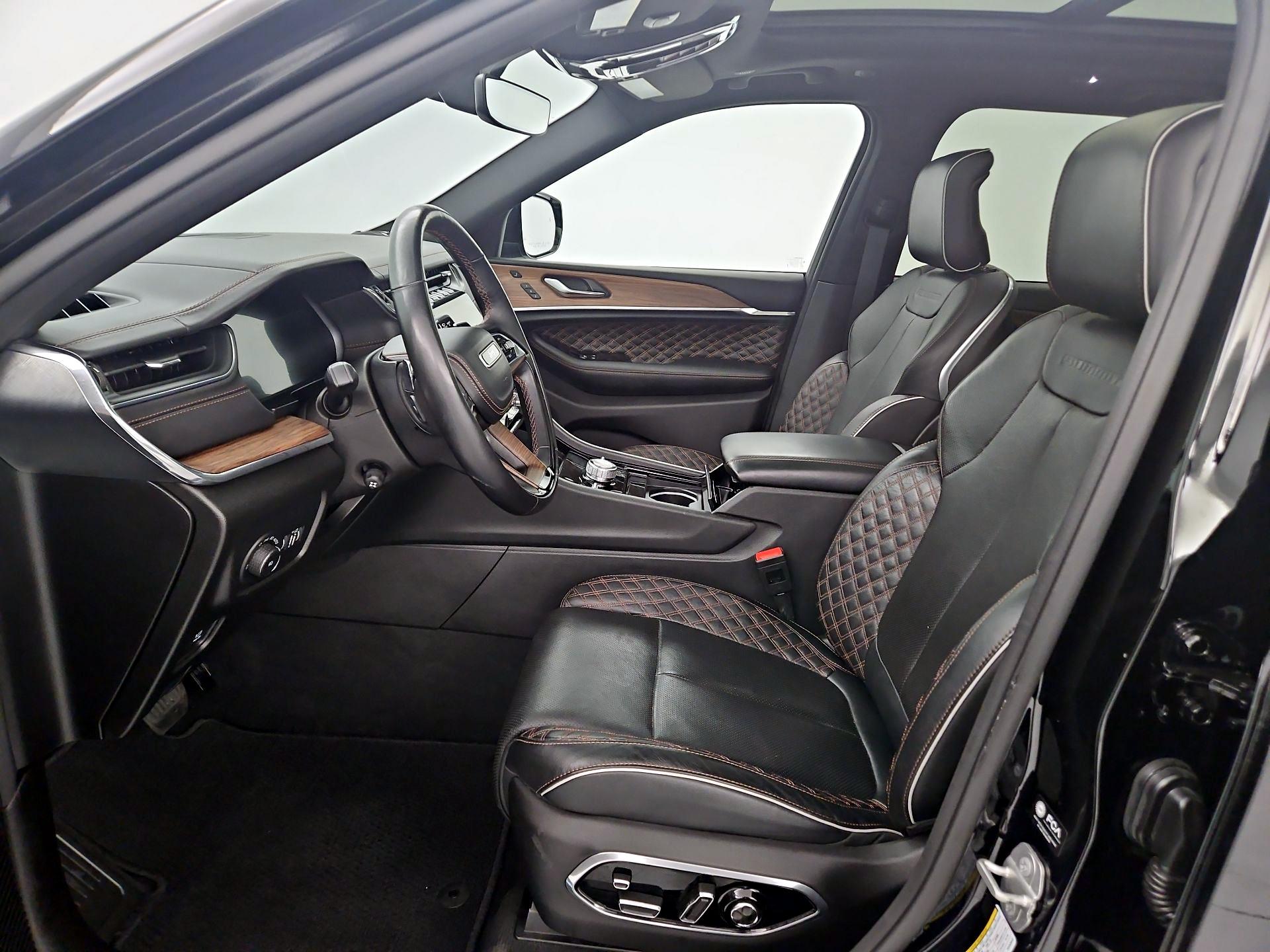 Thumbnail: 2023 Jeep Grand Cherokee - 11