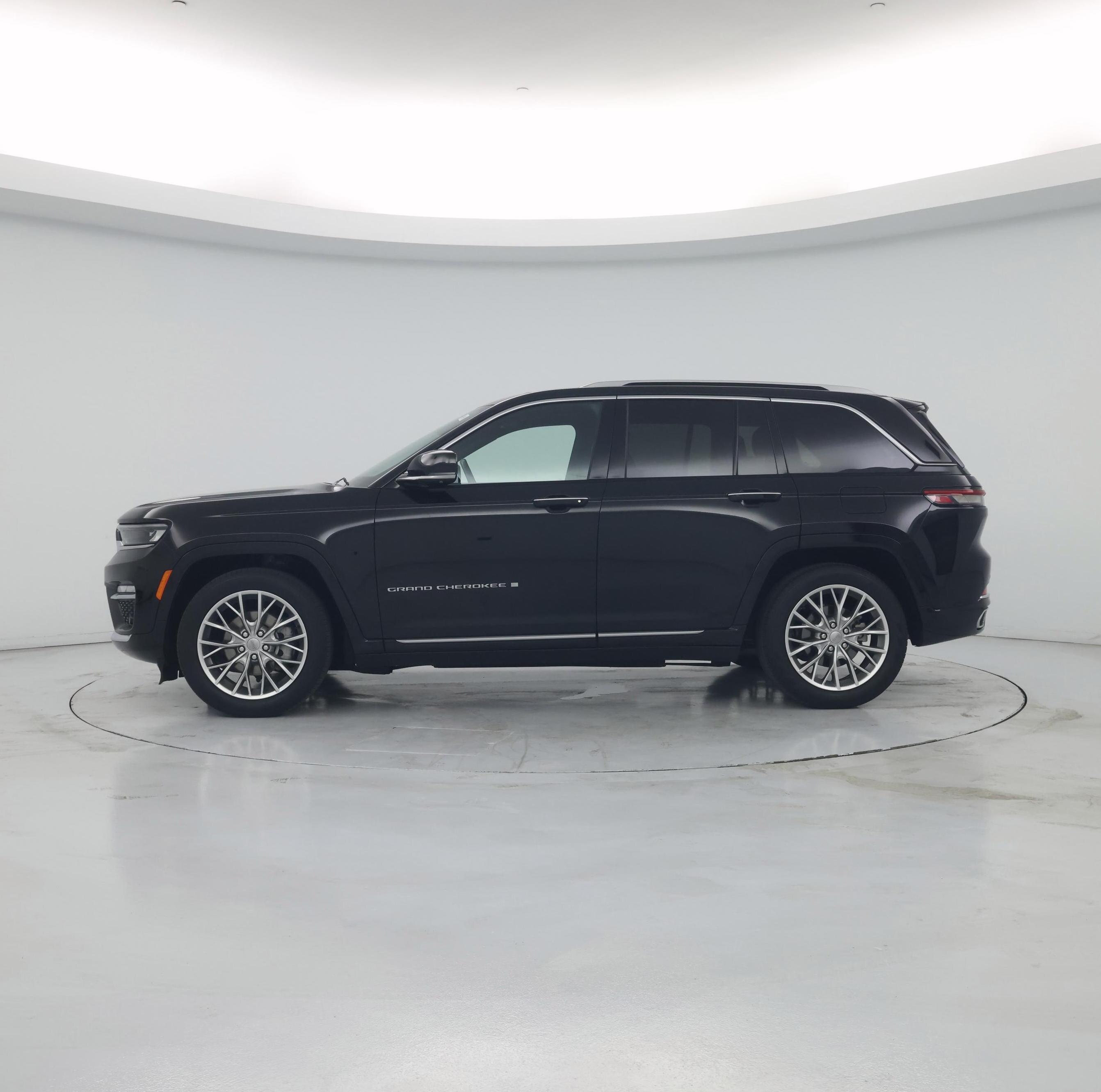 Thumbnail: 2023 Jeep Grand Cherokee - 3