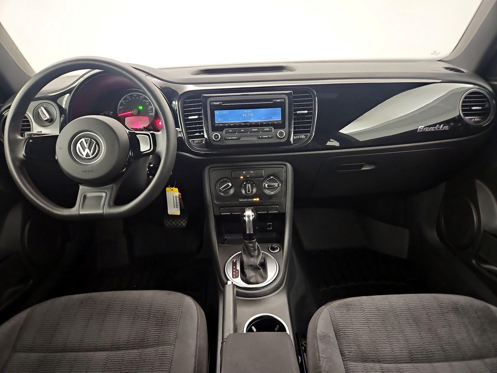 Thumbnail: 2014 Volkswagen Beetle - 8