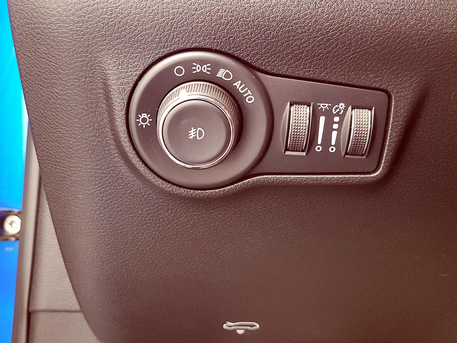 Thumbnail: 2022 Jeep Compass - 13