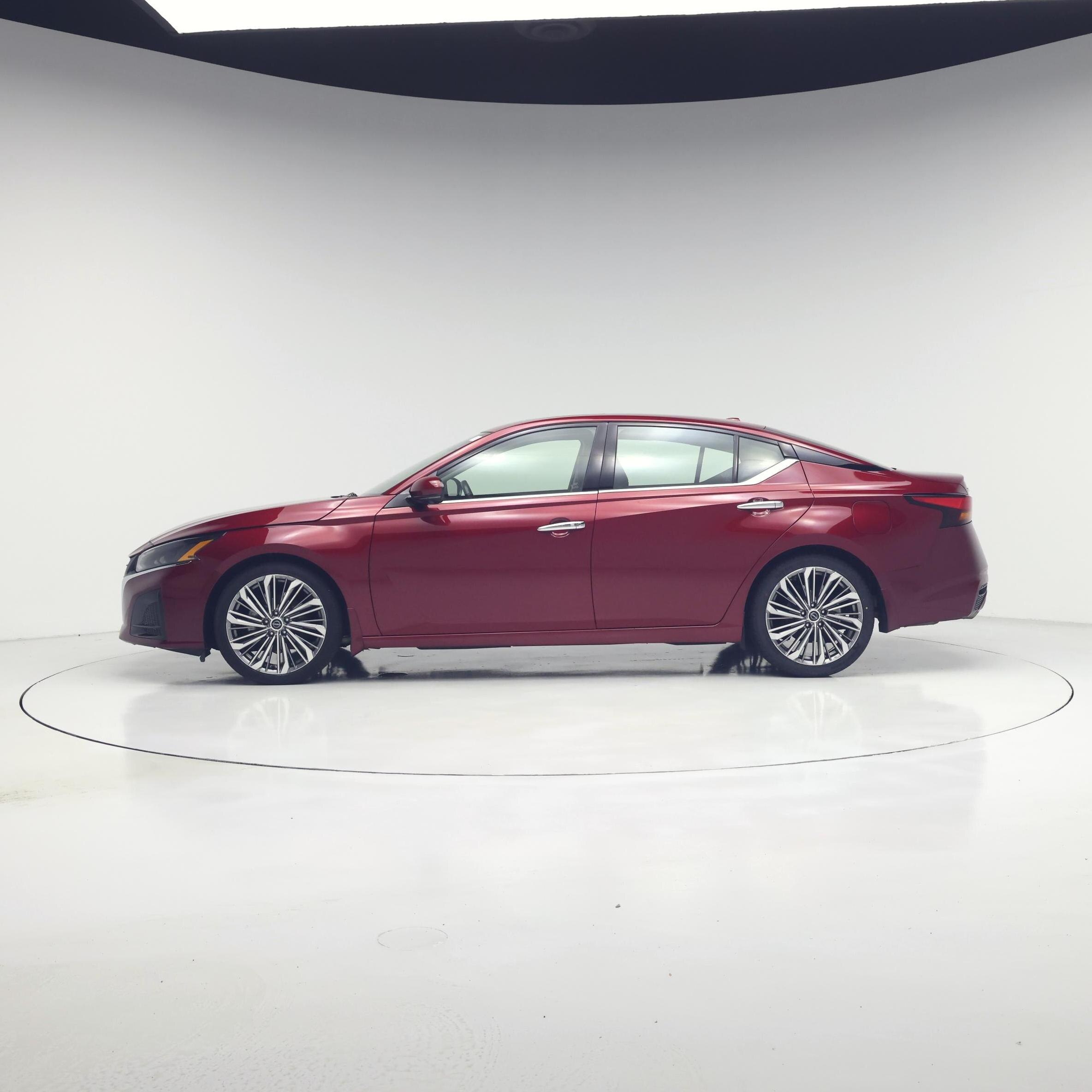 Thumbnail: 2023 Nissan Altima - 3