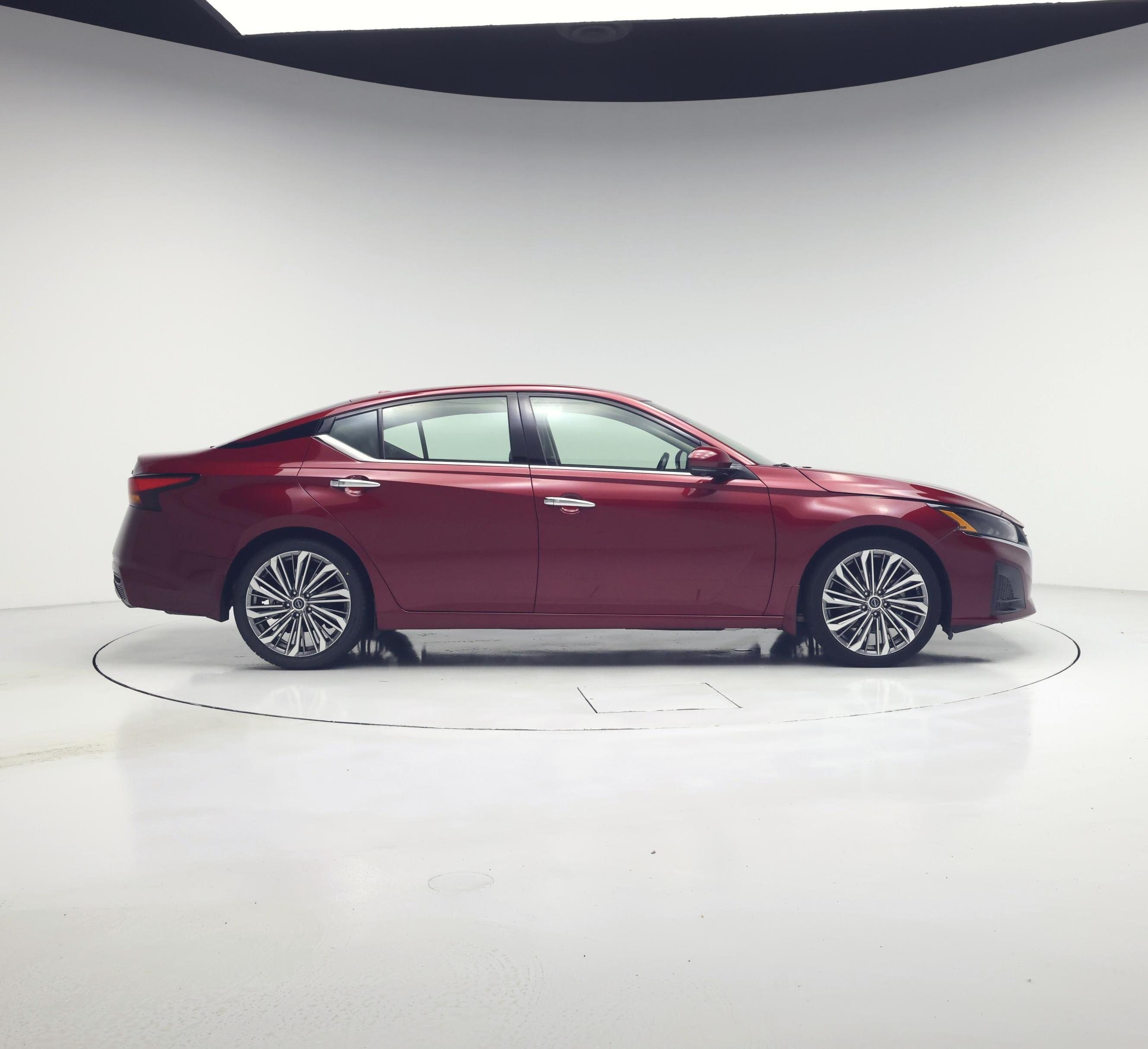 Thumbnail: 2023 Nissan Altima - 7