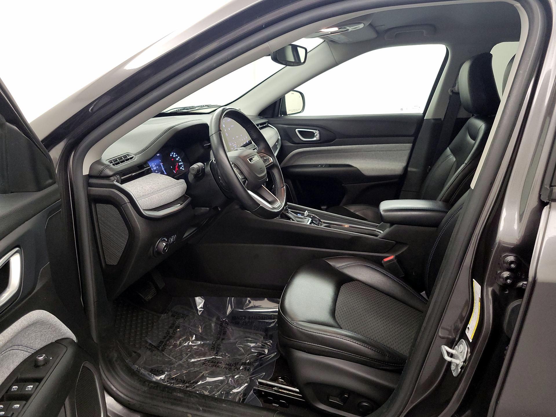 Thumbnail: 2022 Jeep Compass - 11
