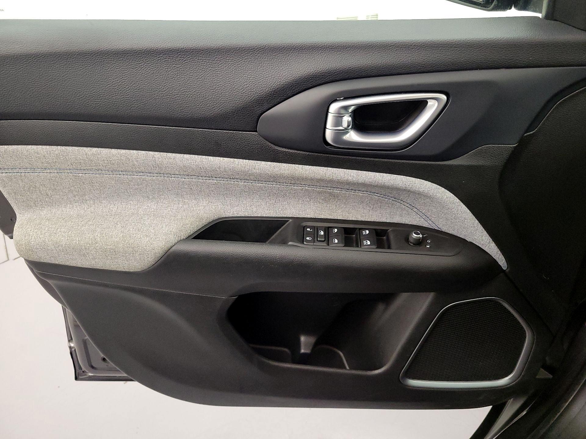 Thumbnail: 2022 Jeep Compass - 12