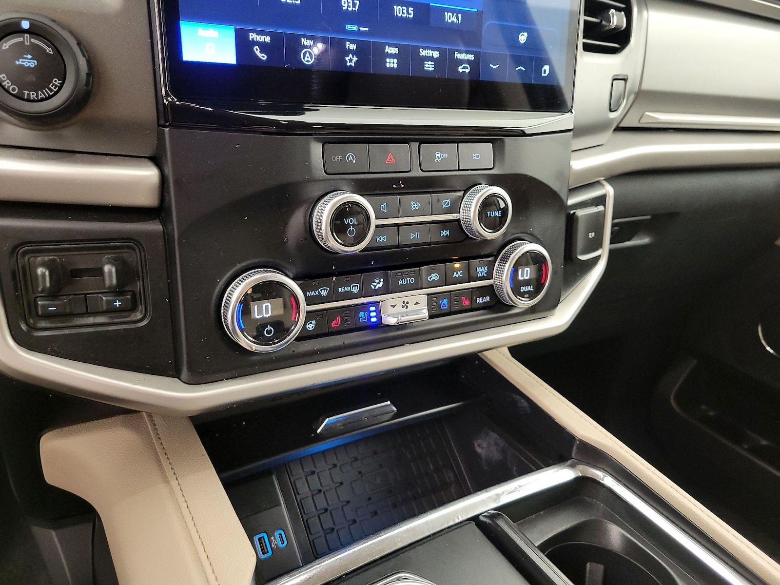 2024 Ford Expedition XLT - Photo 18