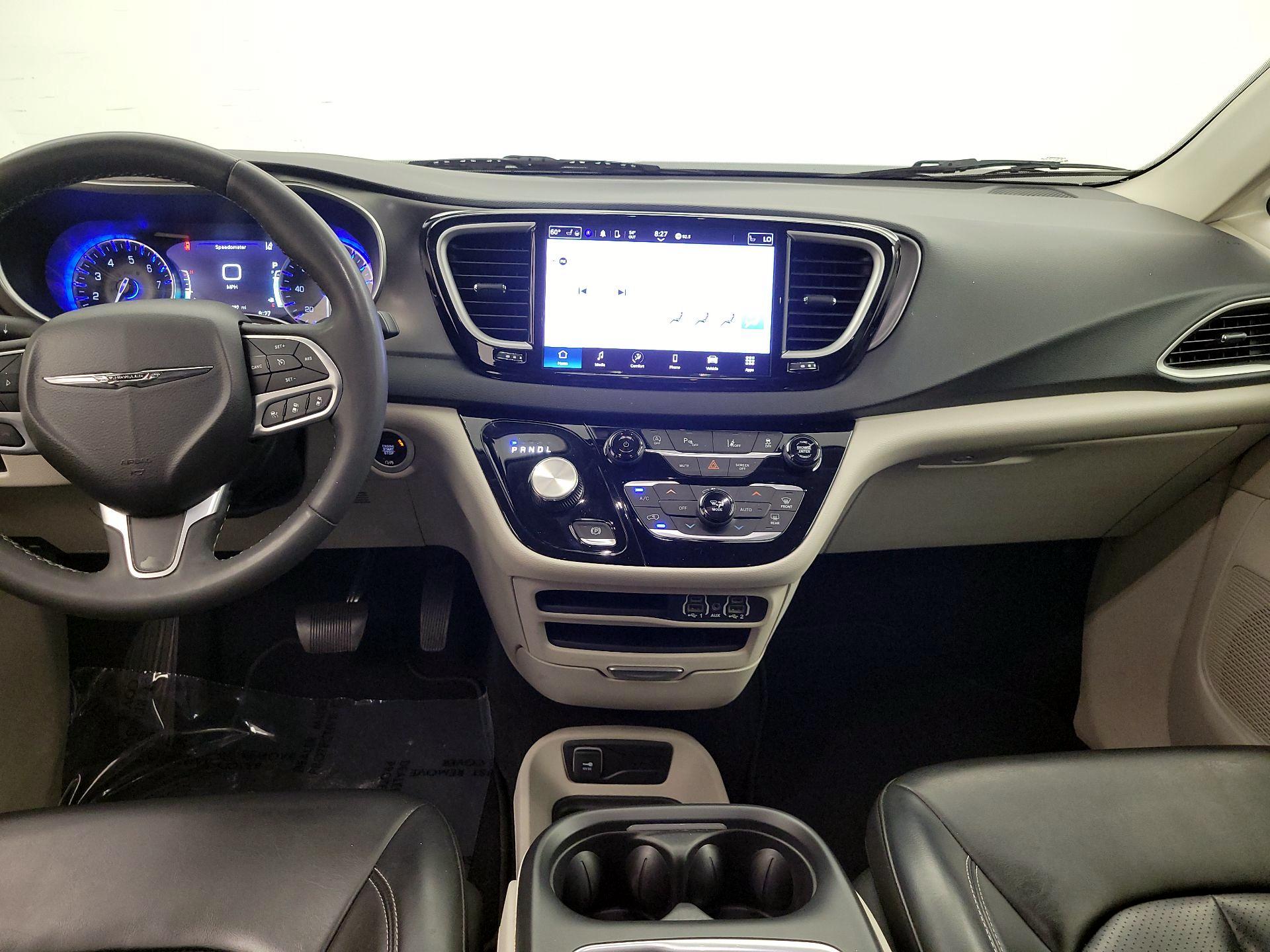 Thumbnail: 2023 Chrysler Pacifica - 9