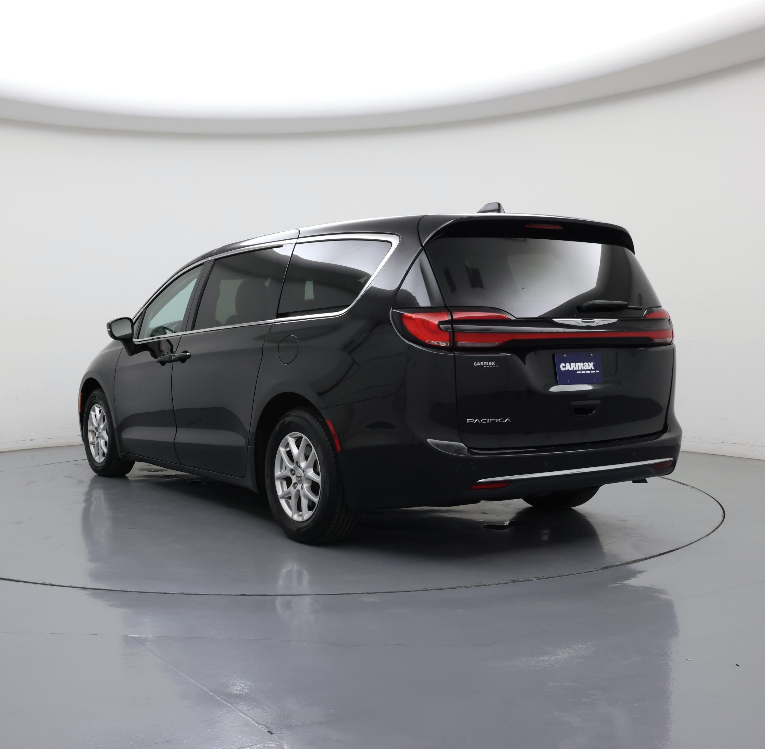 Thumbnail: 2023 Chrysler Pacifica - 2