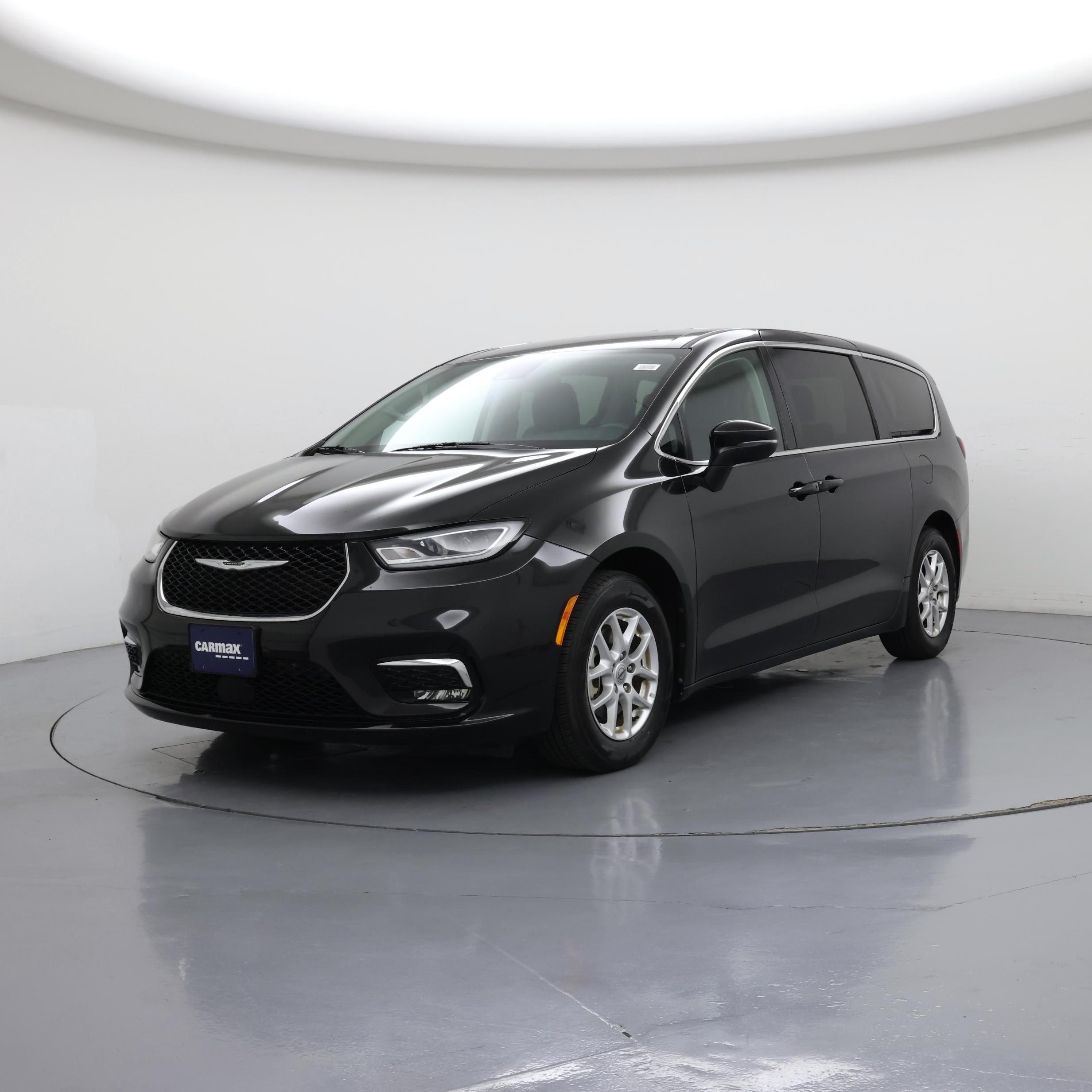 Thumbnail: 2023 Chrysler Pacifica - 4