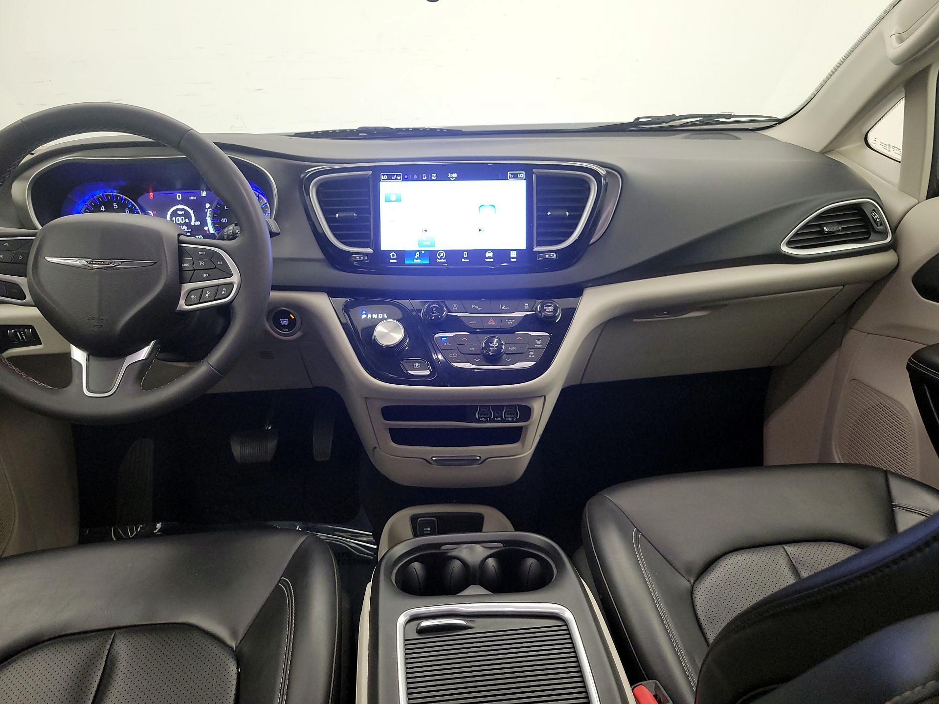 Thumbnail: 2023 Chrysler Pacifica - 9