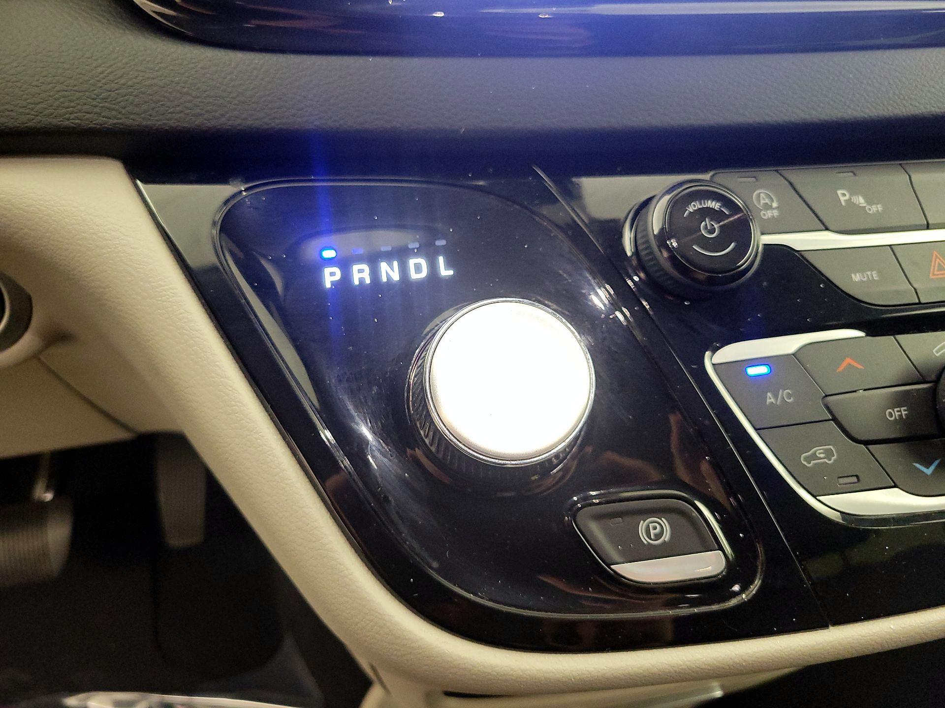 Thumbnail: 2023 Chrysler Pacifica - 17