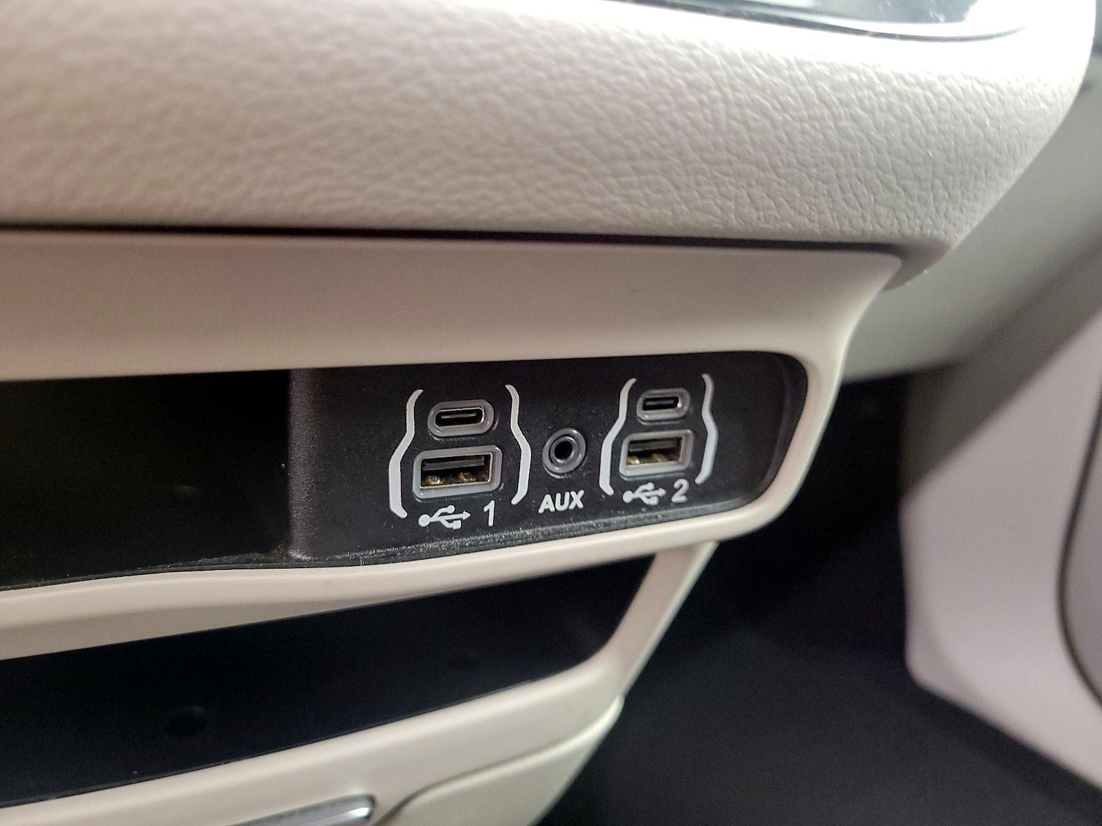2023 Chrysler Pacifica Touring L - Photo 19
