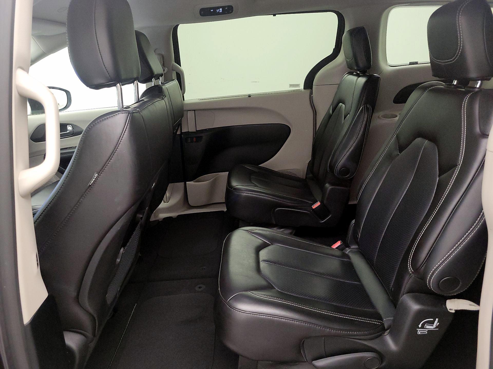 Thumbnail: 2023 Chrysler Pacifica - 19