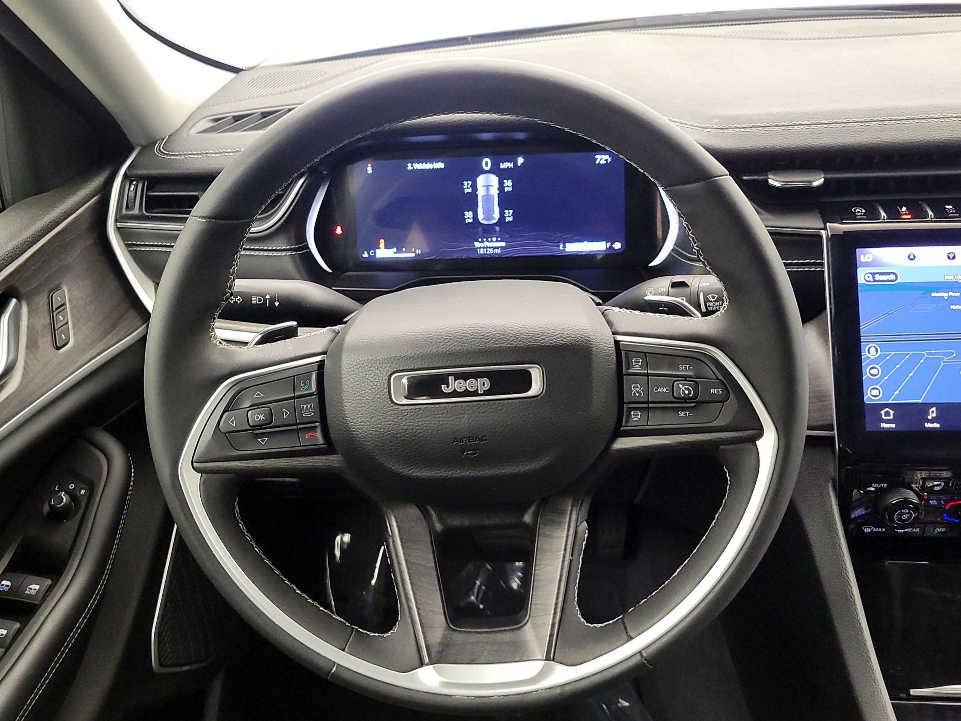 Thumbnail: 2023 Jeep Grand Cherokee - 10