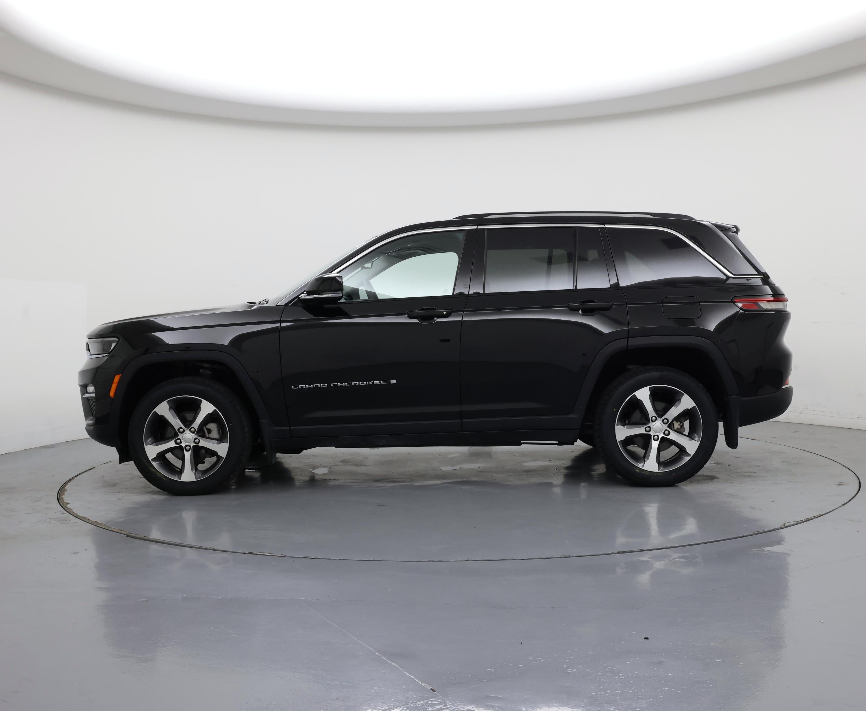 Thumbnail: 2023 Jeep Grand Cherokee - 3
