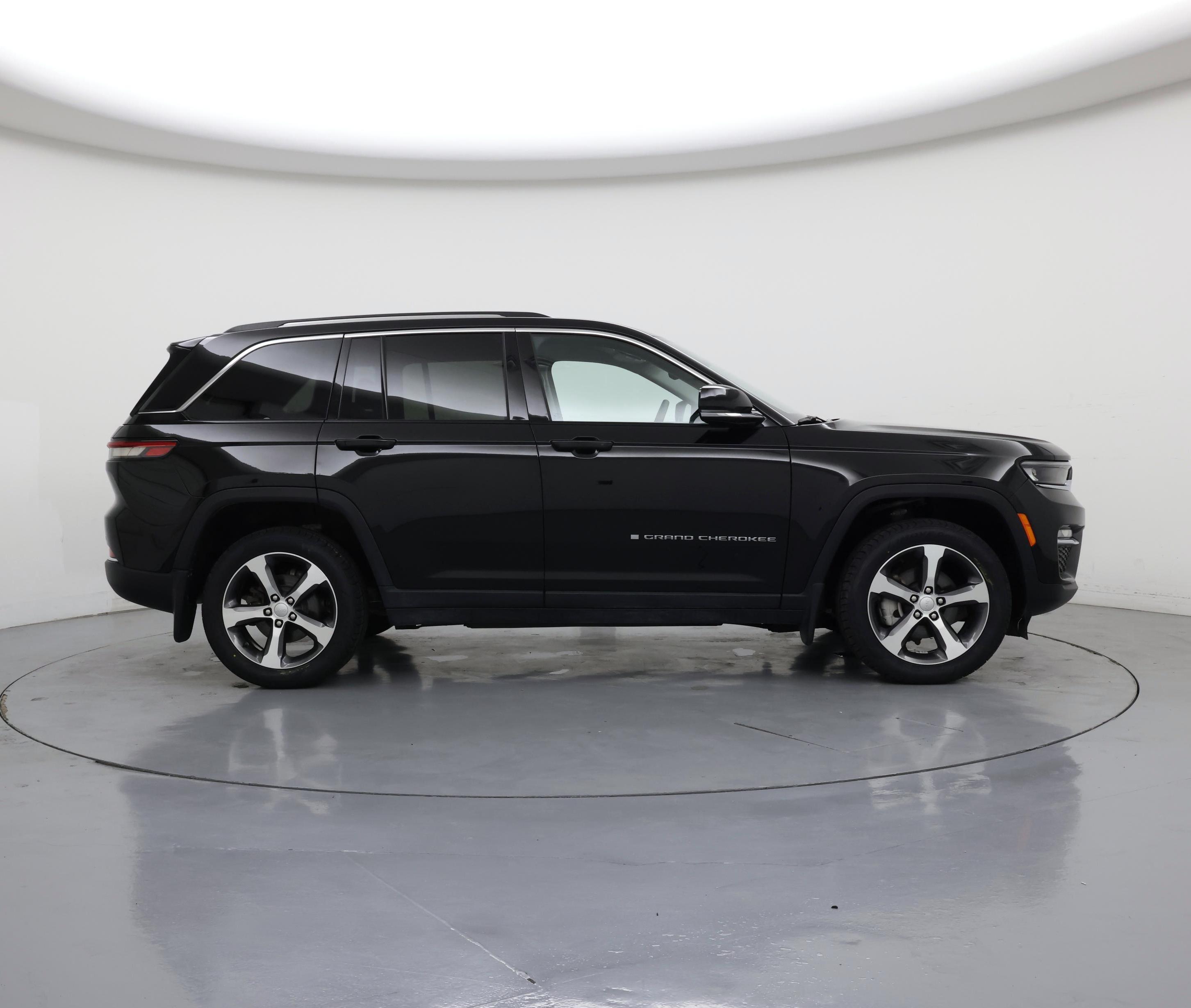 Thumbnail: 2023 Jeep Grand Cherokee - 7