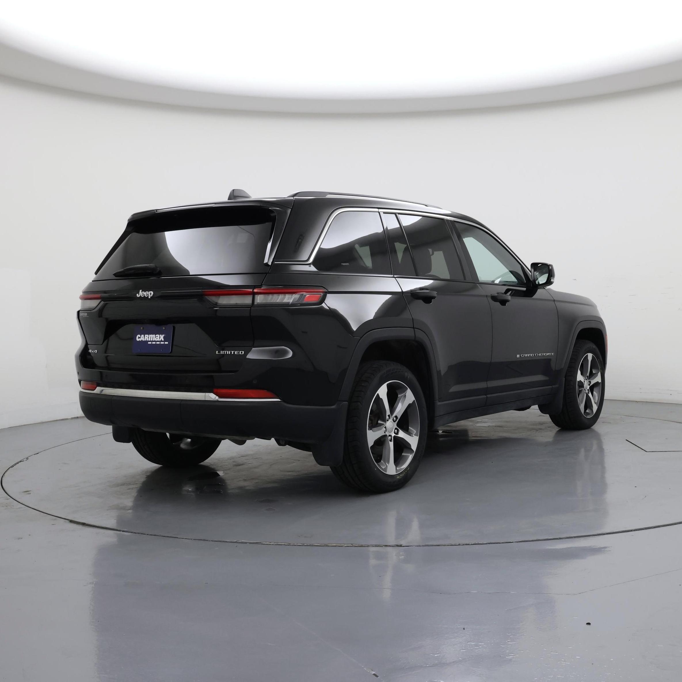 Thumbnail: 2023 Jeep Grand Cherokee - 8