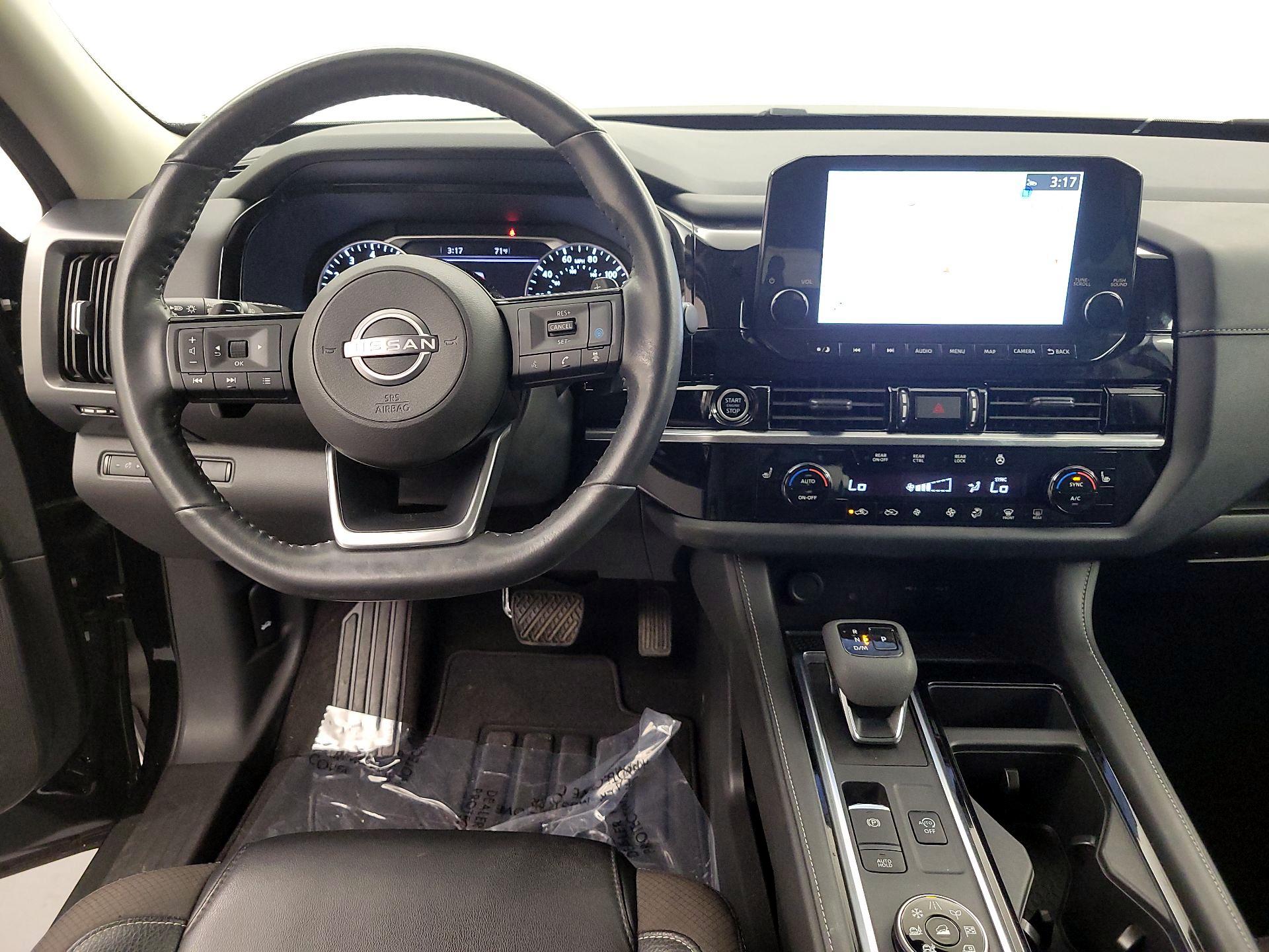 Thumbnail: 2023 Nissan Pathfinder - 10