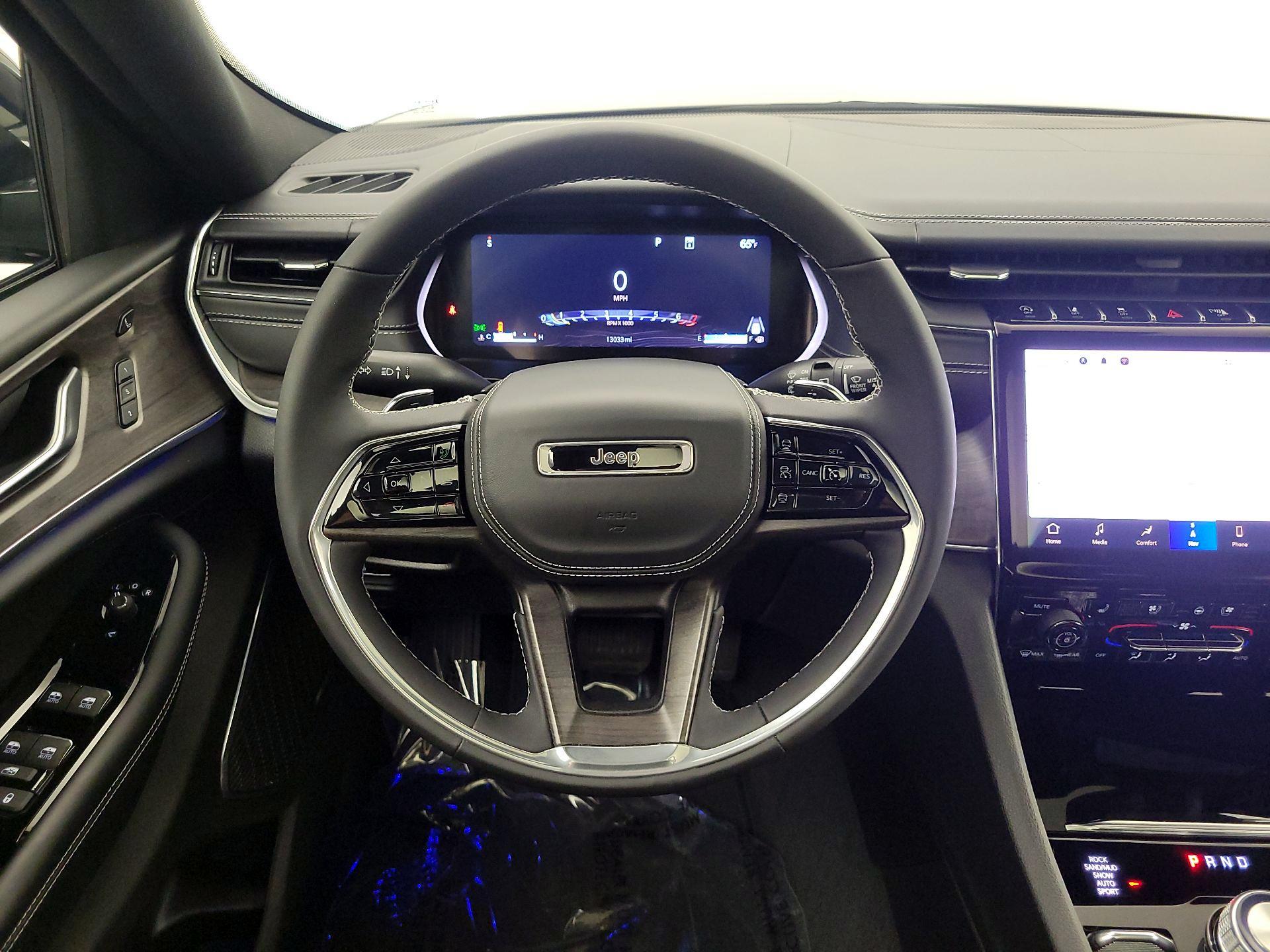 Thumbnail: 2023 Jeep Grand Cherokee - 10