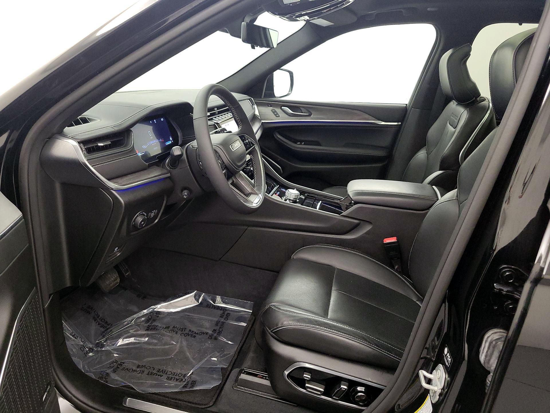 Thumbnail: 2023 Jeep Grand Cherokee - 11