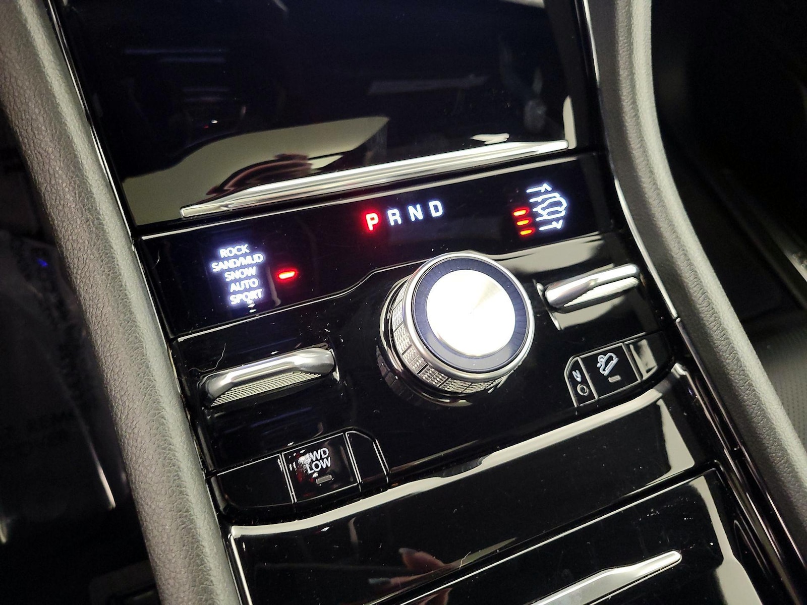 2023 Jeep Grand Cherokee Overland - Photo 19