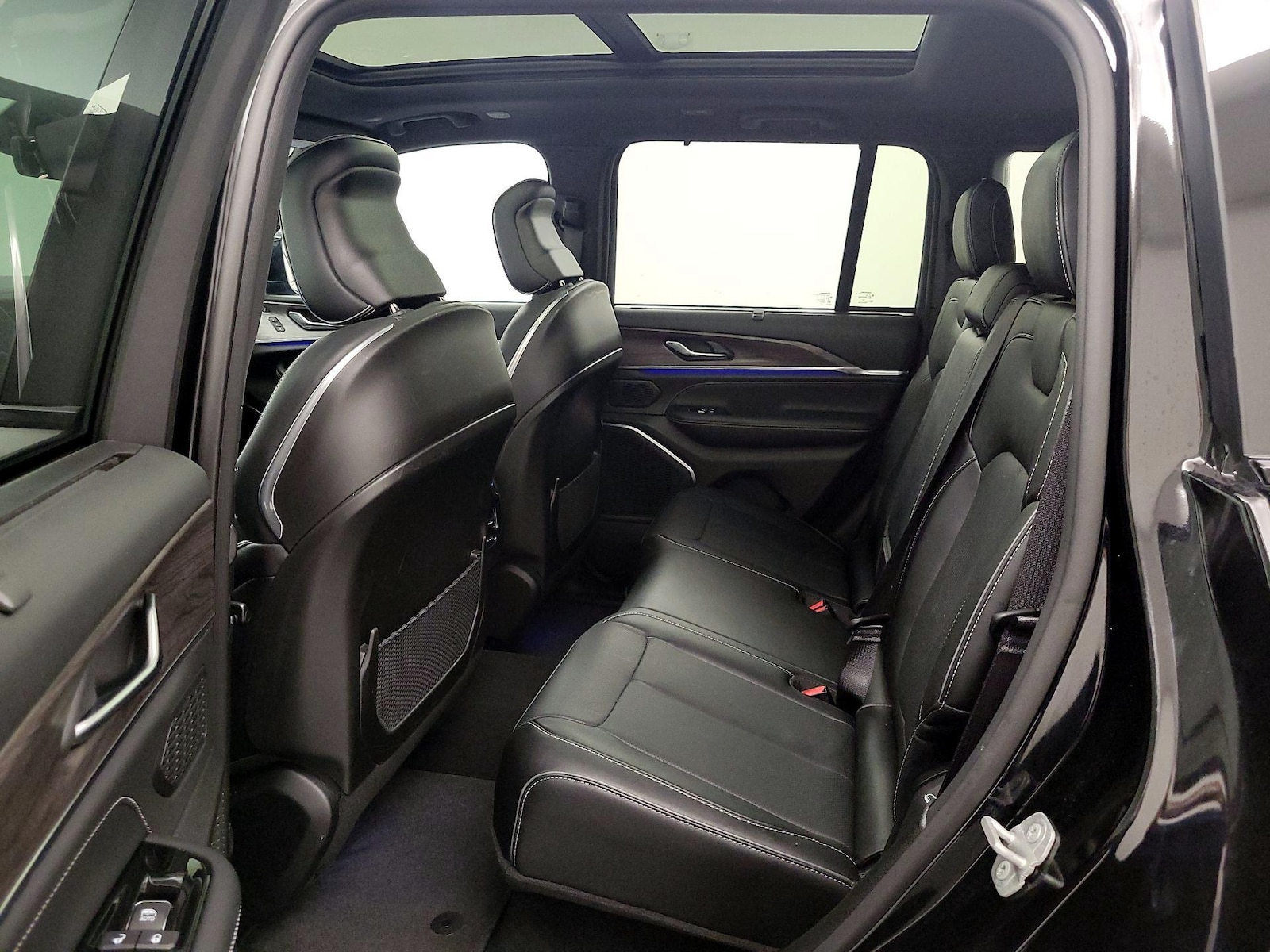 2023 Jeep Grand Cherokee Overland - Photo 22