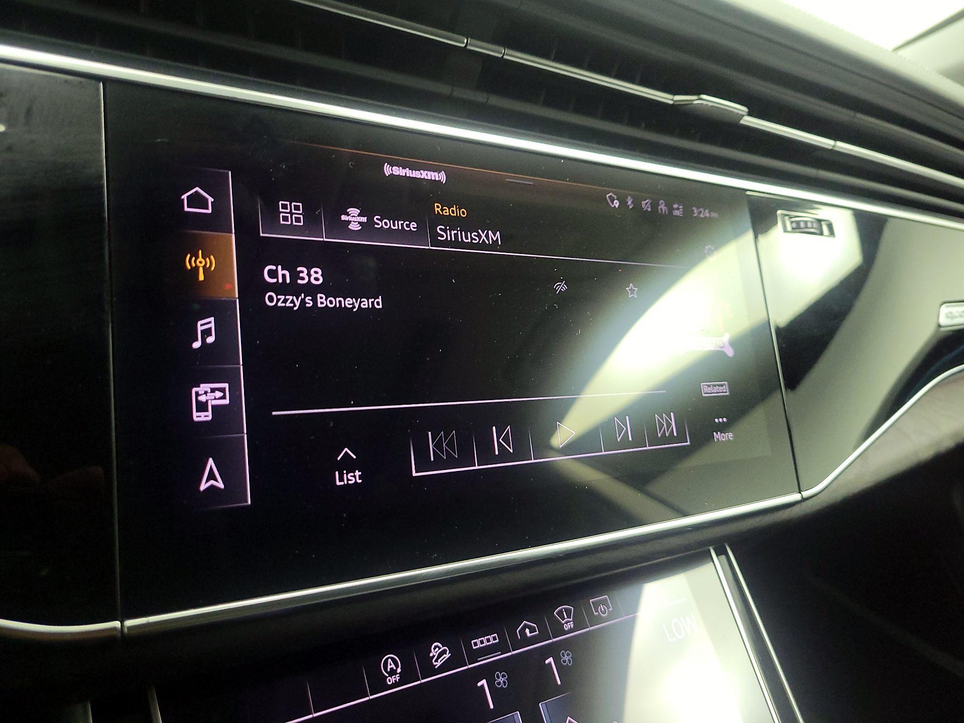 Thumbnail: 2021 Audi Q8 - 13
