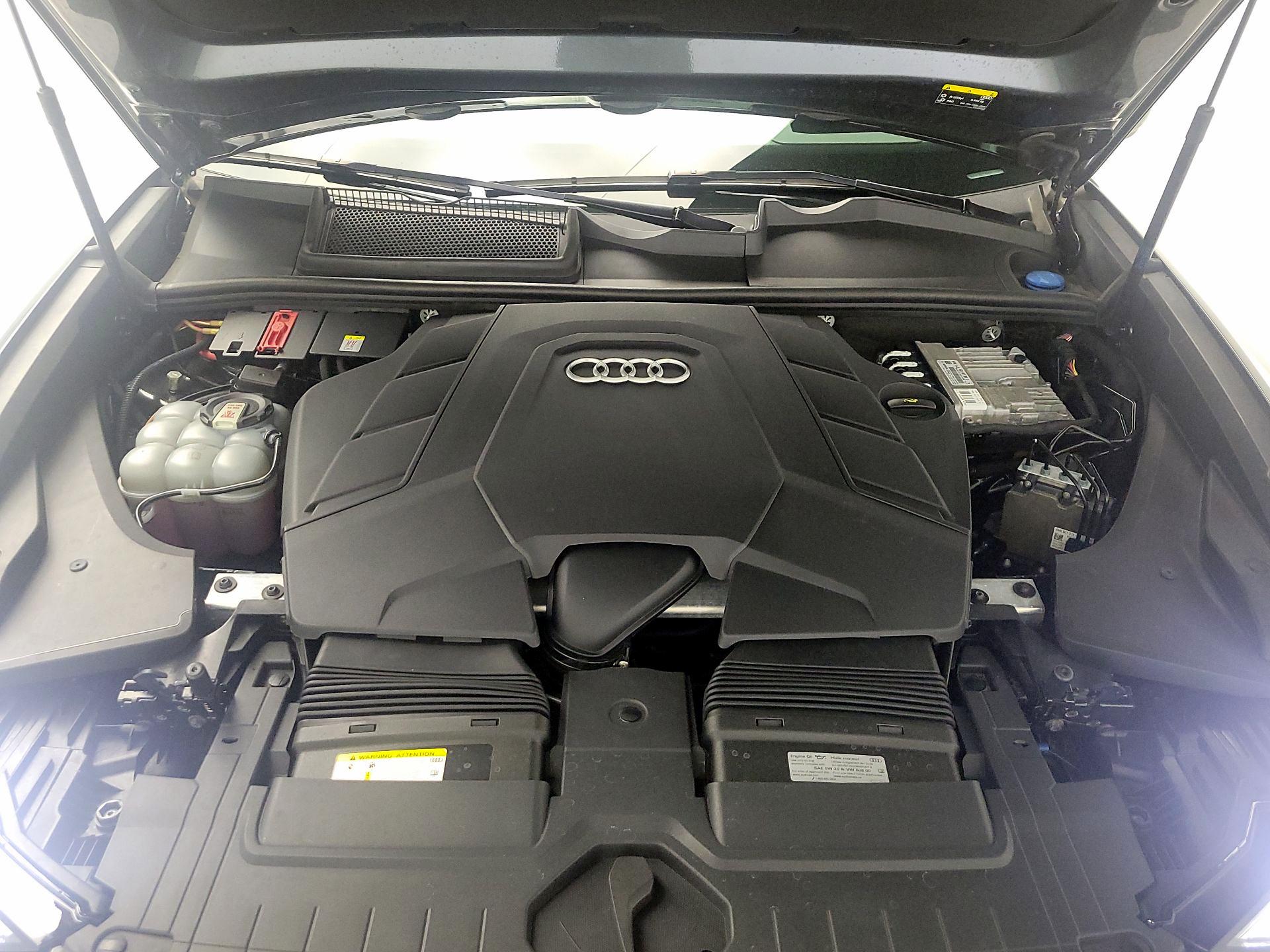Thumbnail: 2021 Audi Q8 - 17