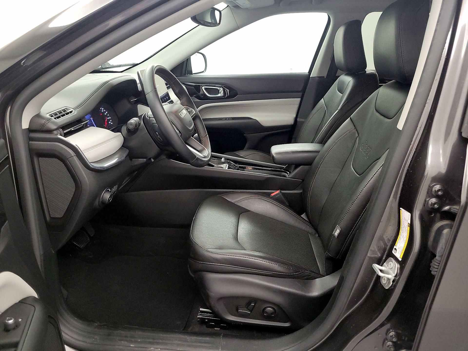 Thumbnail: 2022 Jeep Compass - 11