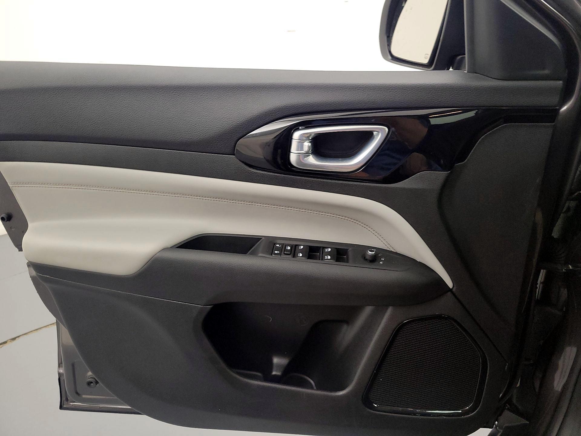 Thumbnail: 2022 Jeep Compass - 12
