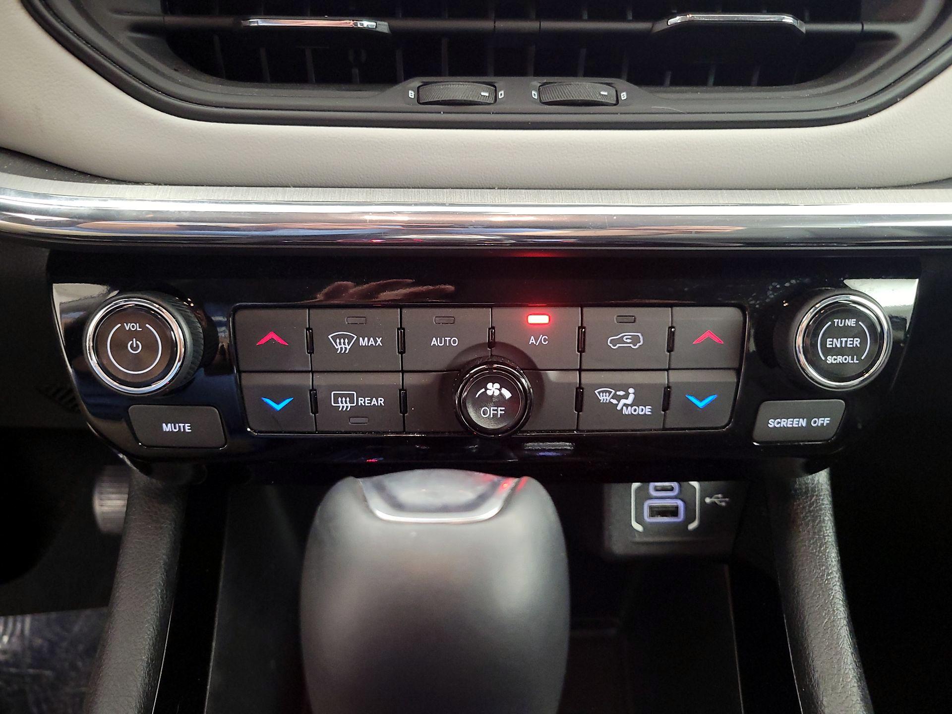 Thumbnail: 2022 Jeep Compass - 16