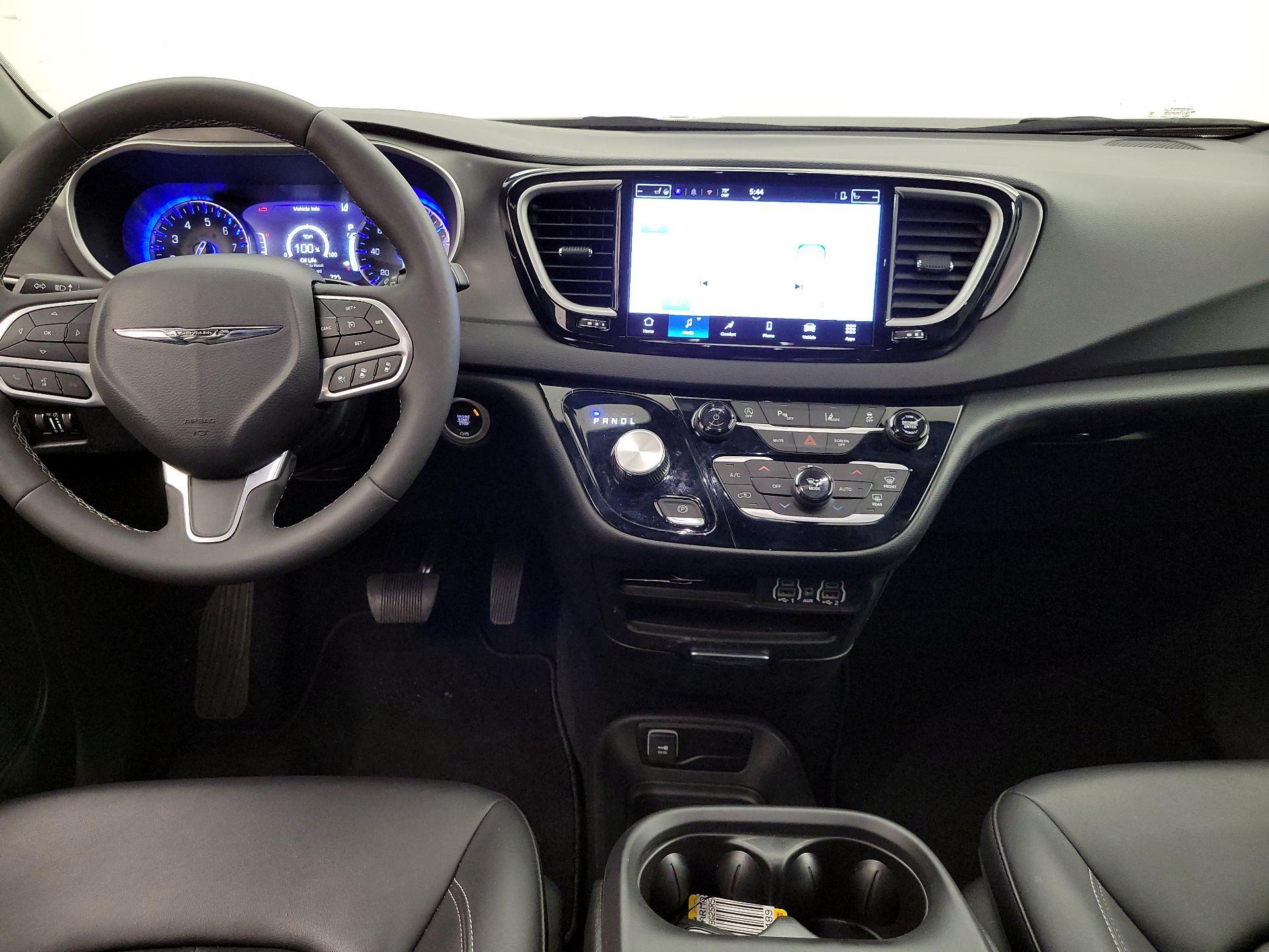 Thumbnail: 2025 Chrysler Pacifica - 9