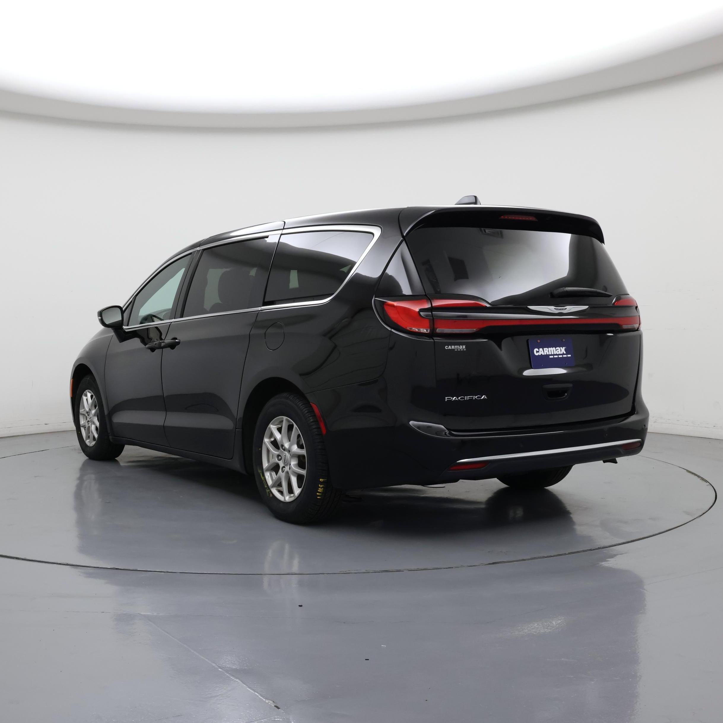 Thumbnail: 2025 Chrysler Pacifica - 2