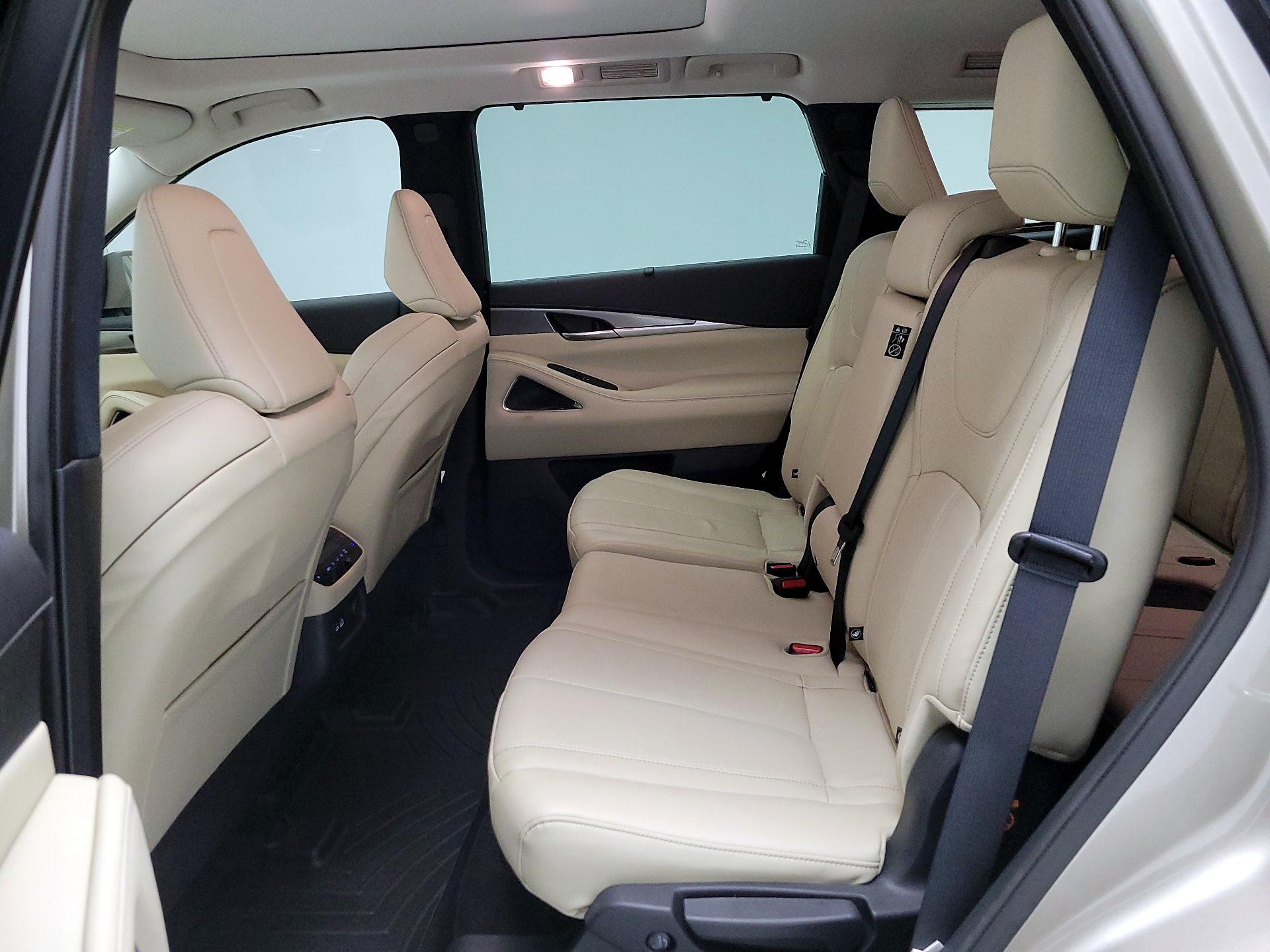 Thumbnail: 2023 INFINITI QX60 - 19